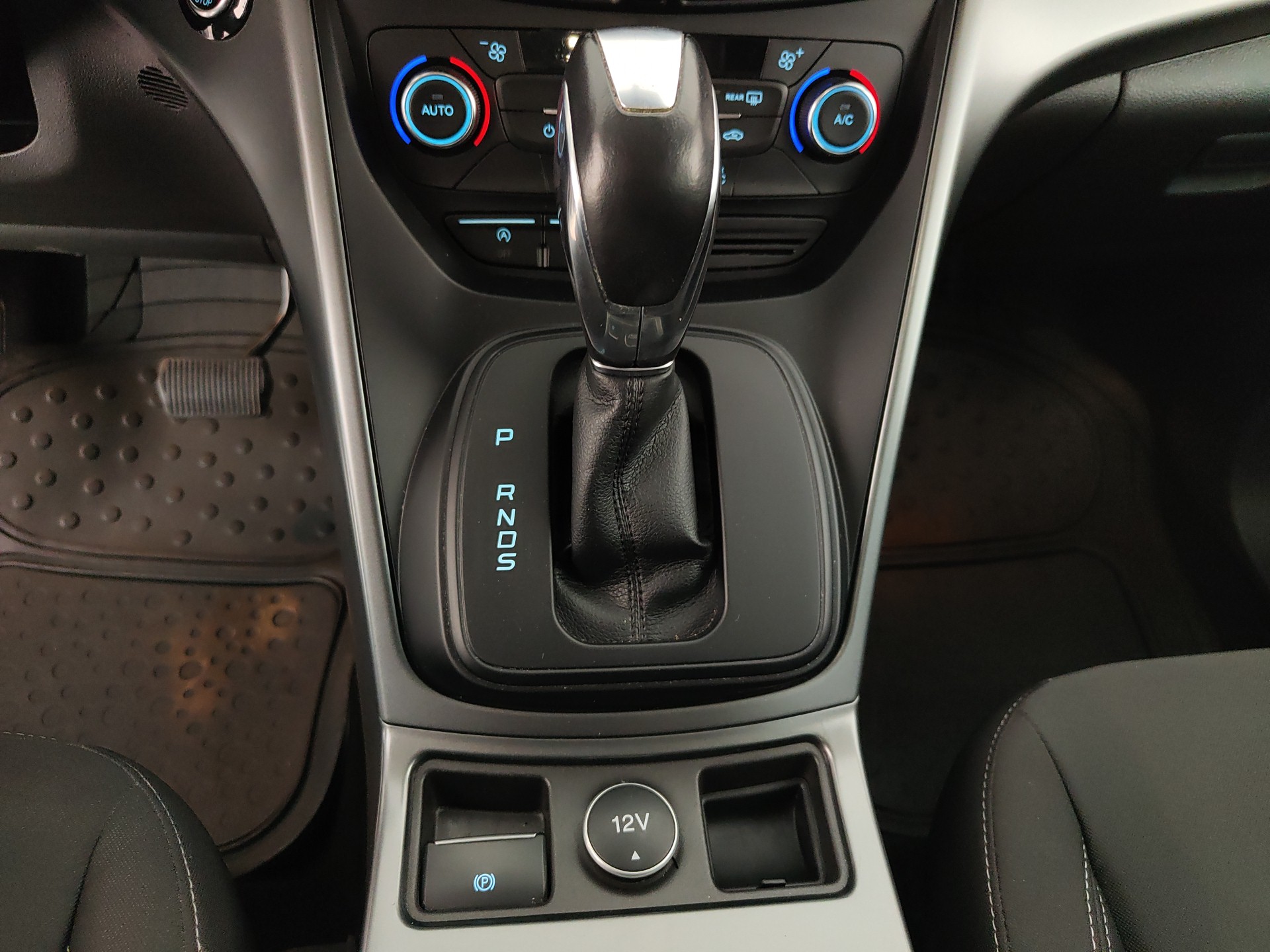 FORD KUGA 1.5 TDCI BUSINESS 2WD POWERSHIFT