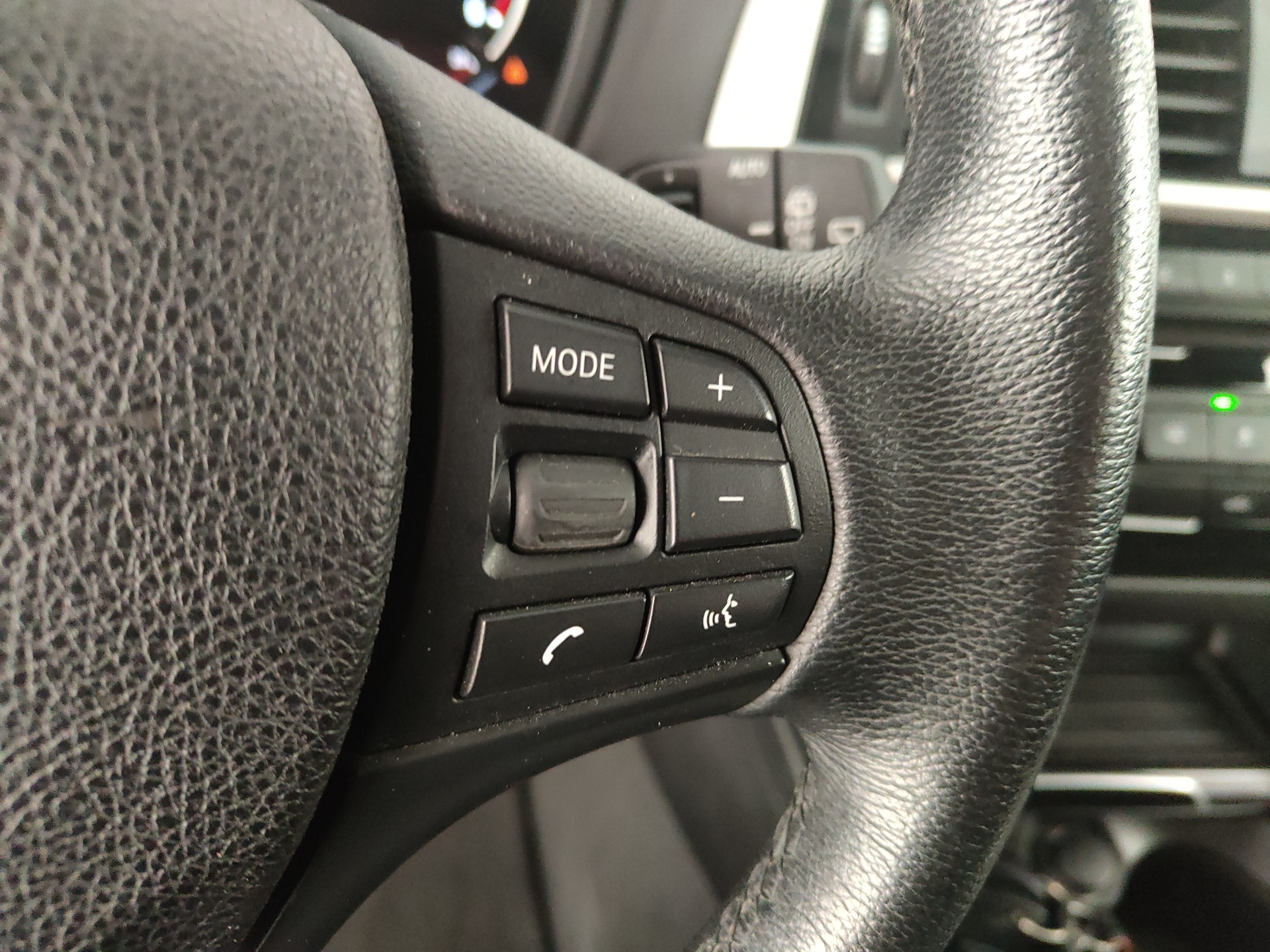 BMW 114d BUSINESS 5p 95cv