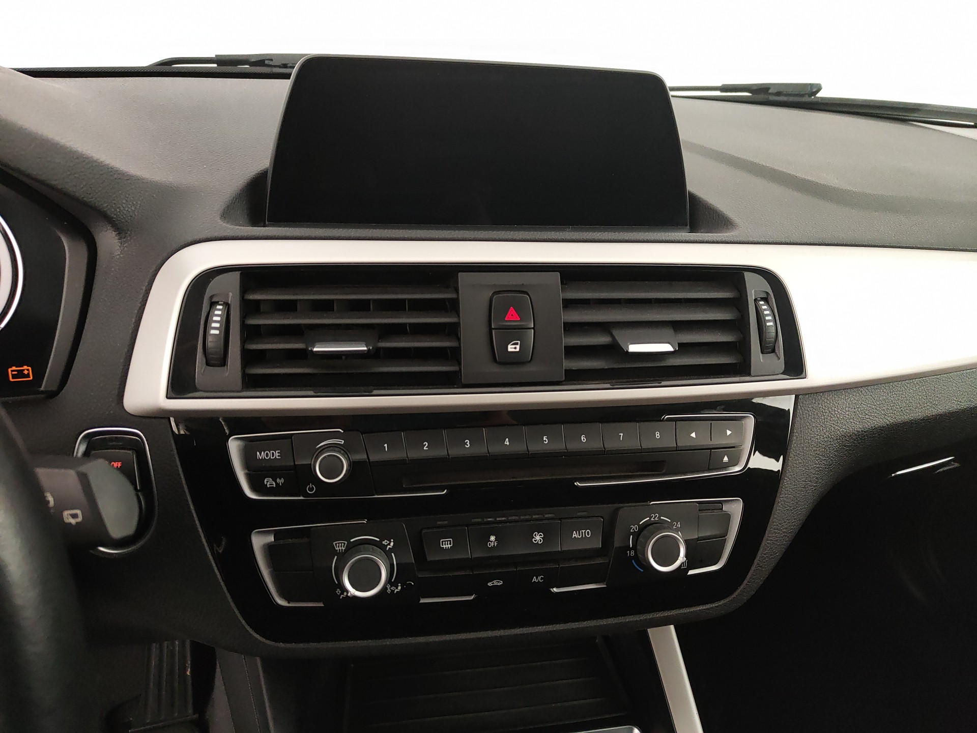 BMW 114d BUSINESS 5p 95cv