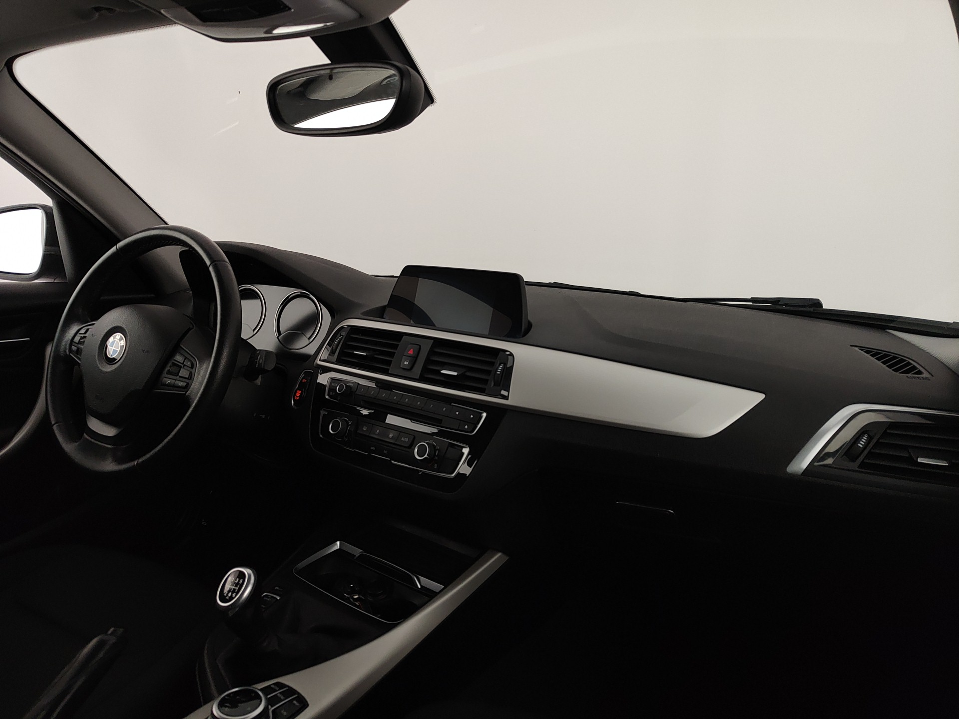 BMW 114d BUSINESS 5p 95cv