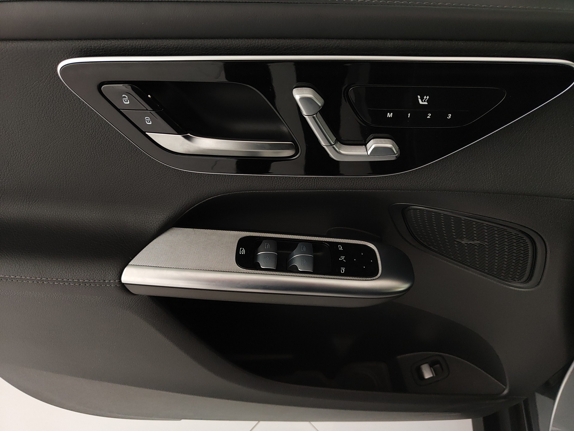 MERCEDES GLC 220D AMG LINE PREMIUM 4MATIC AUTO