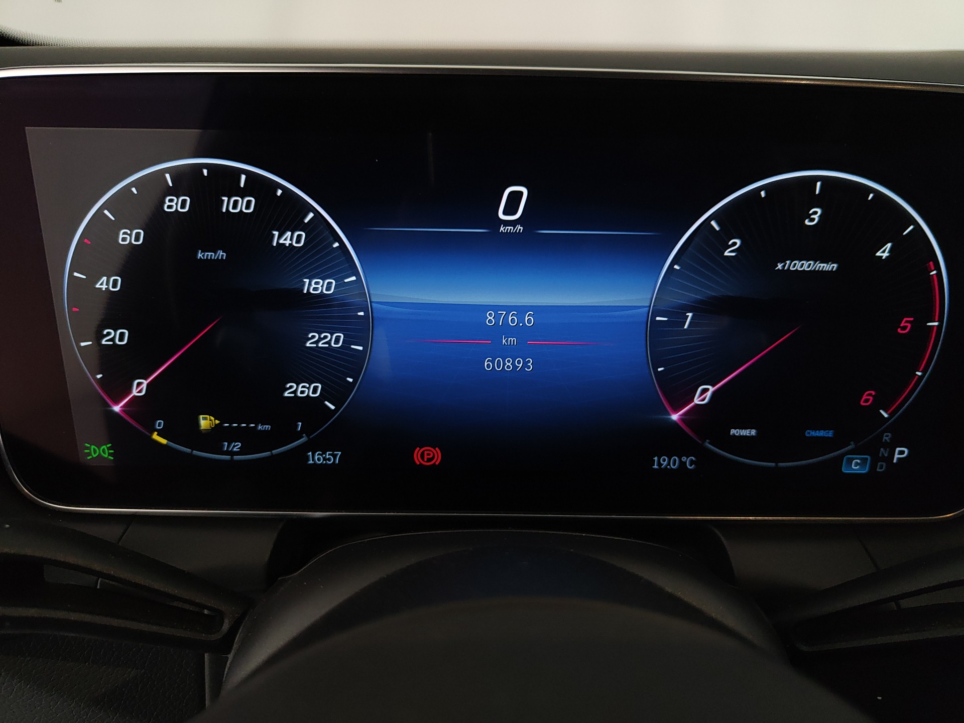 MERCEDES GLC 220D AMG LINE PREMIUM 4MATIC AUTO