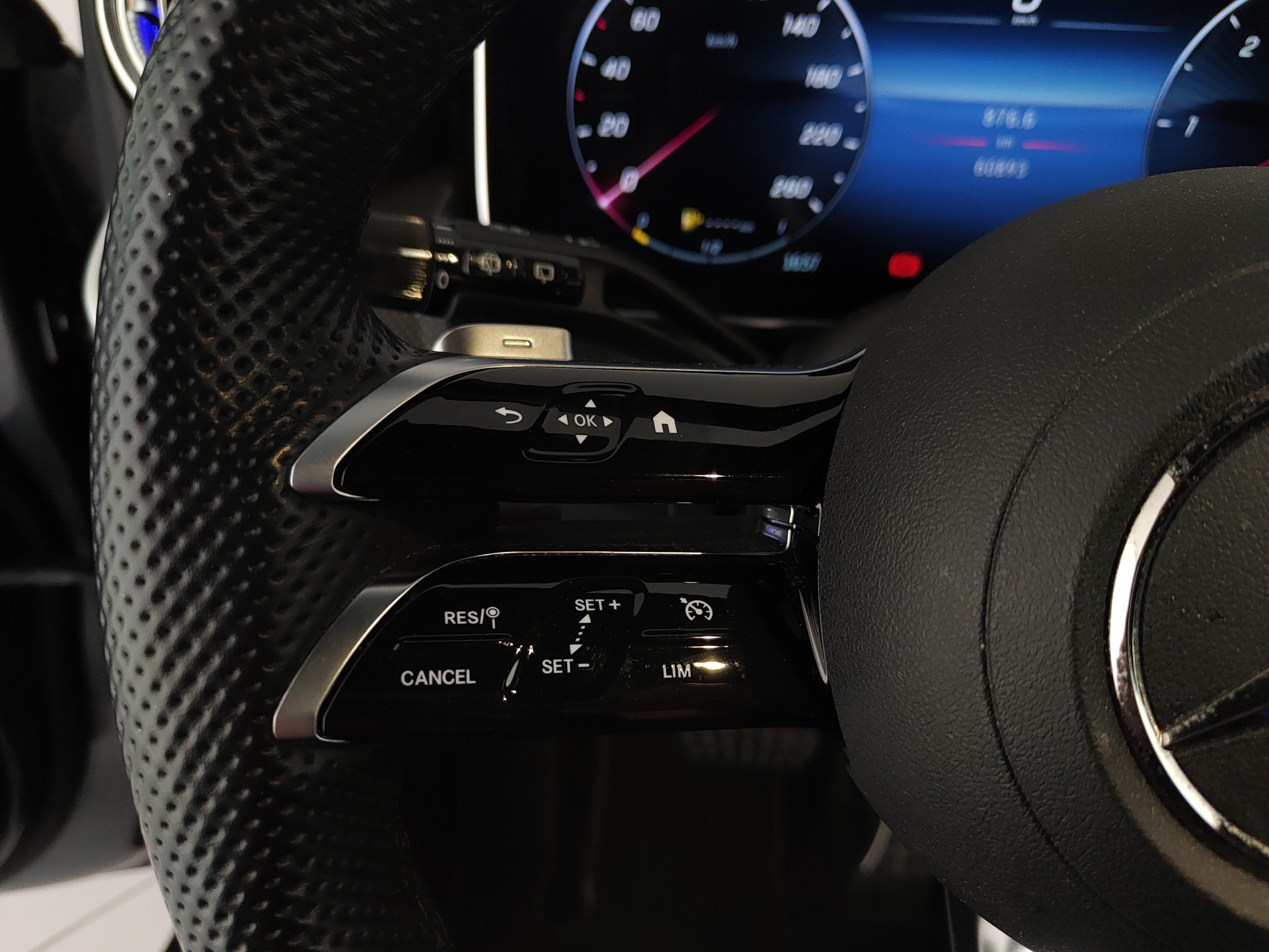 MERCEDES GLC 220D AMG LINE PREMIUM 4MATIC AUTO