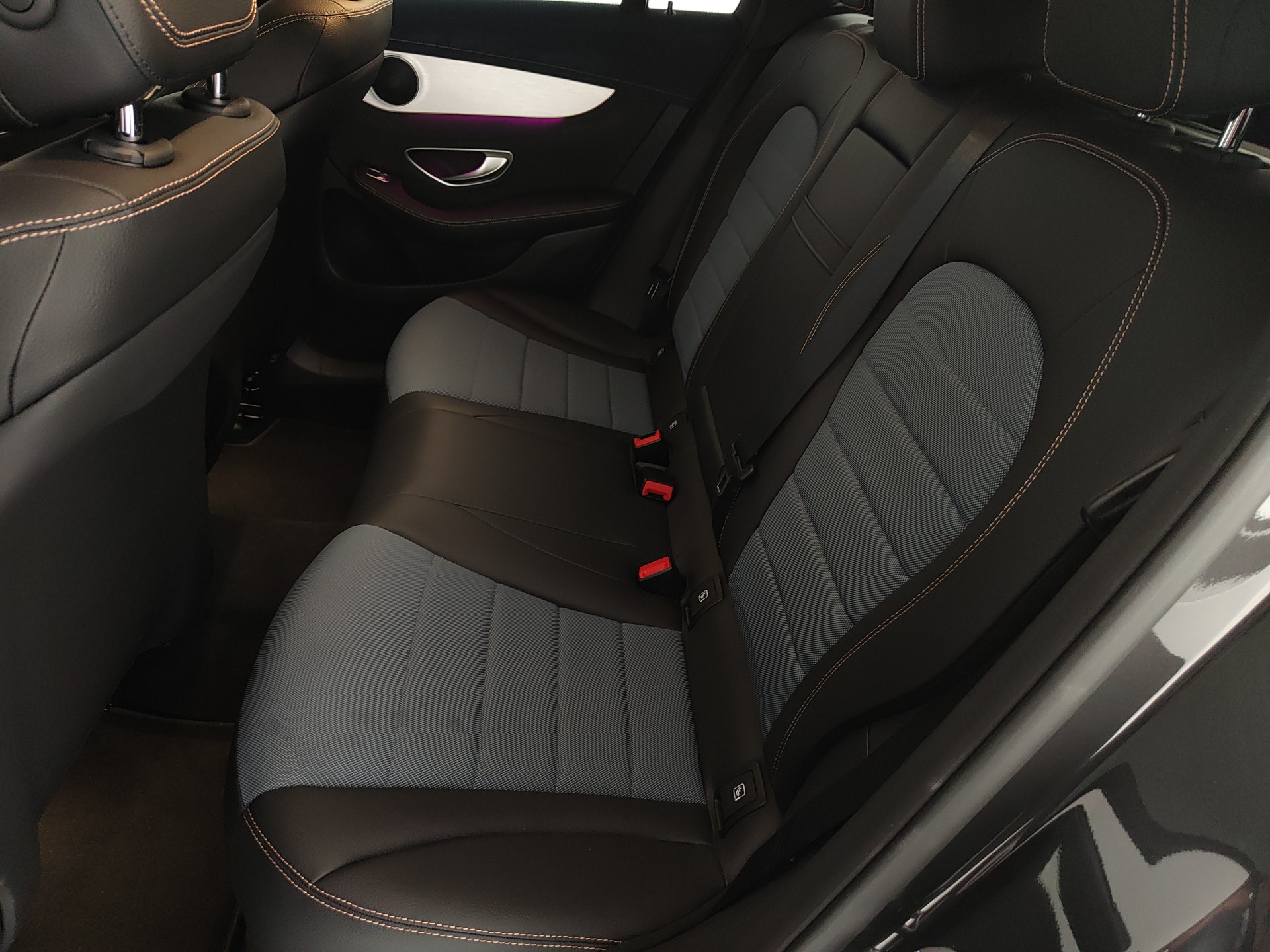 MERCEDES EQC 400 SPORT 4 MATIC