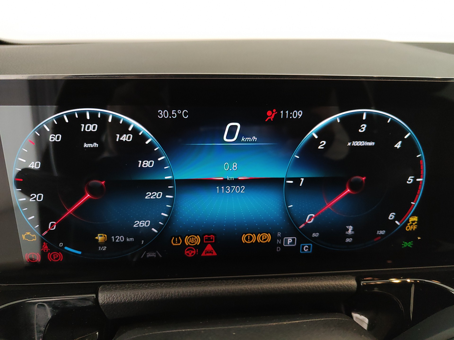 MERCEDES GLA 200d SPORT PLUS AUTO