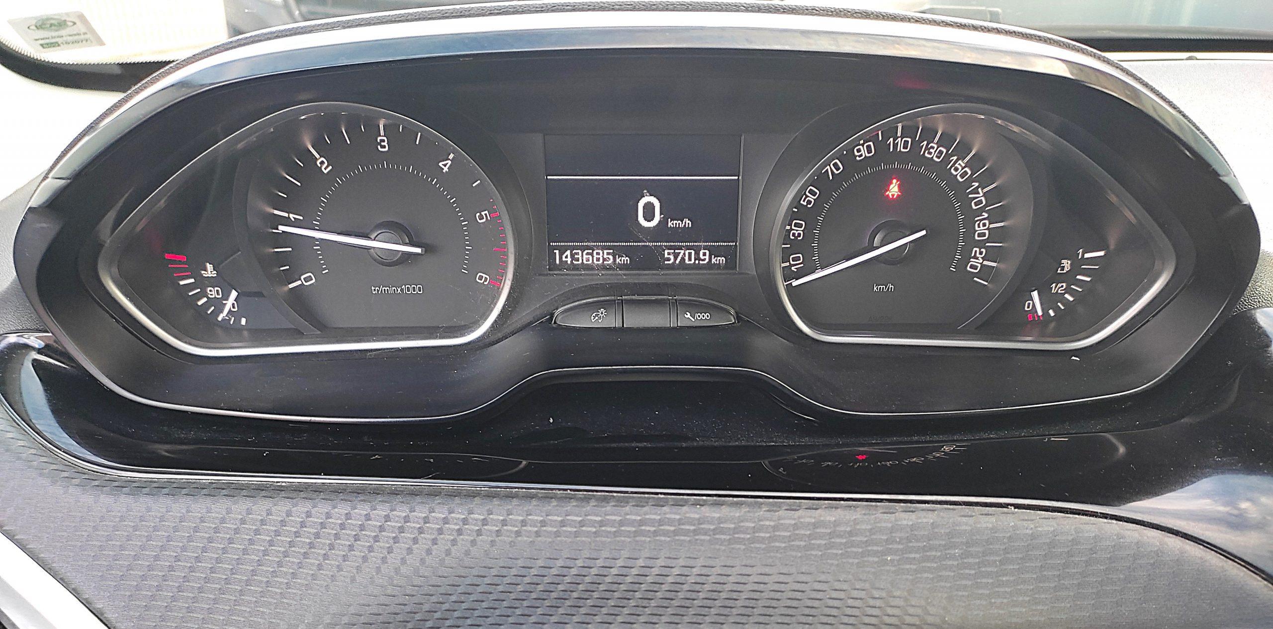 PEUGEOT 208 1.6 BLUEHDI 100CV 5P GT LINE ICE WHITE