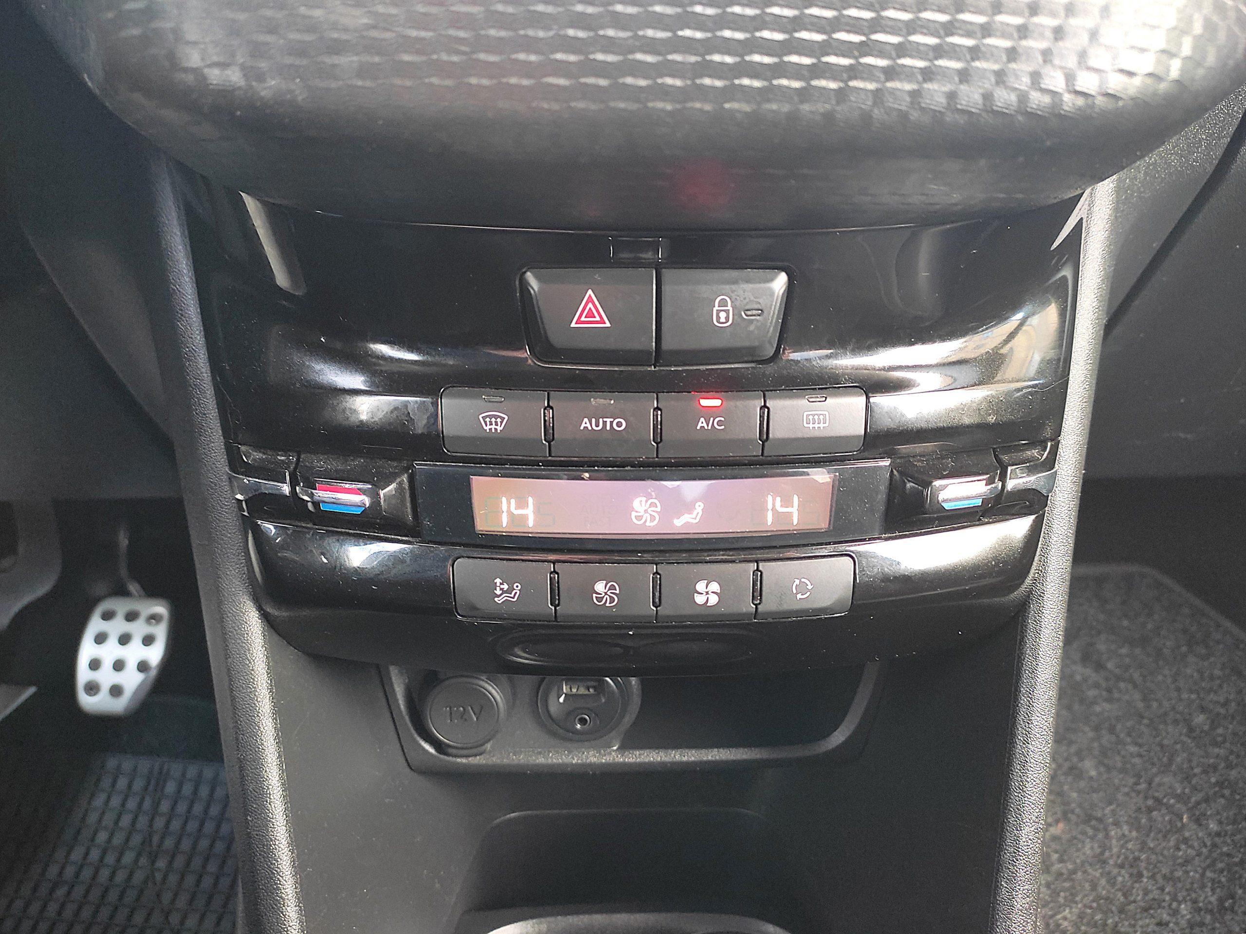 PEUGEOT 208 1.6 BLUEHDI 100CV 5P GT LINE ICE WHITE