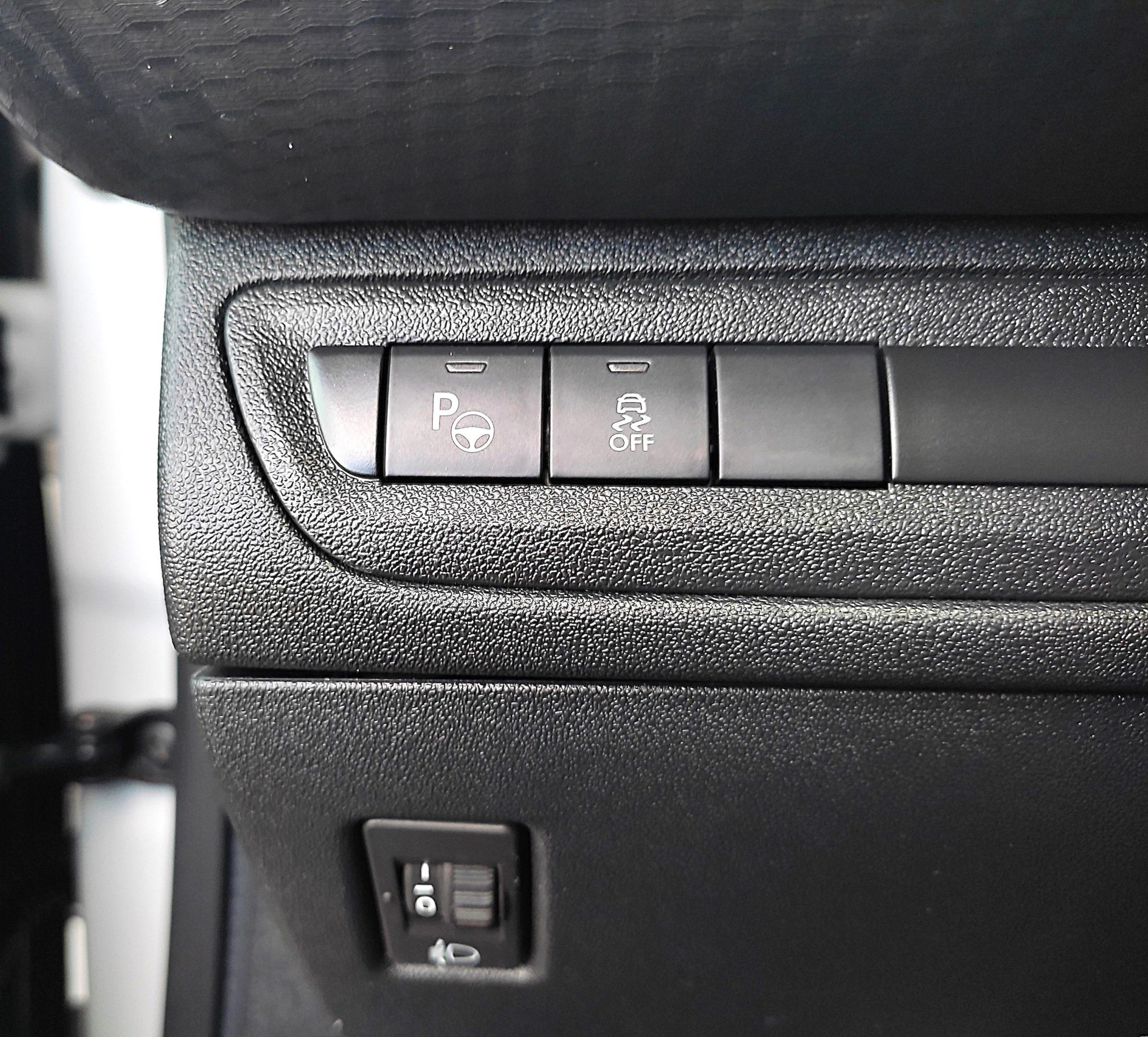 PEUGEOT 208 1.6 BLUEHDI 100CV 5P GT LINE ICE WHITE