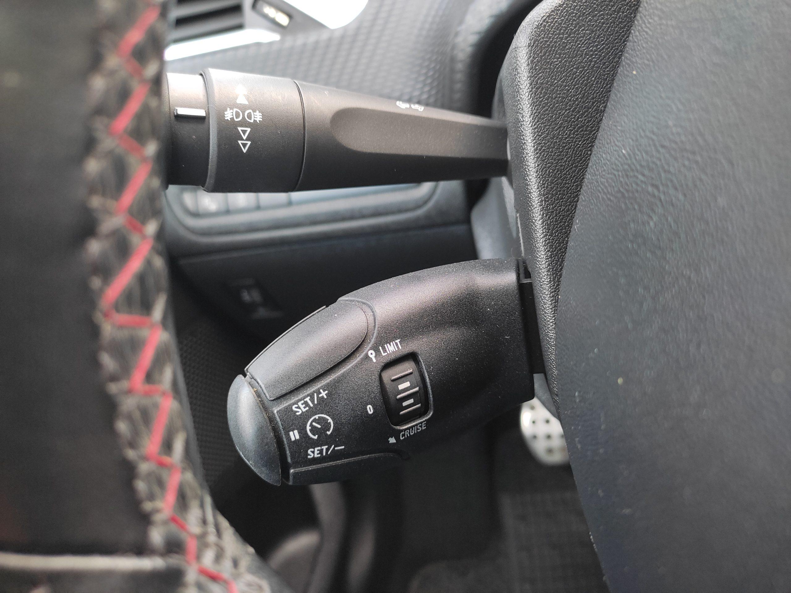 PEUGEOT 208 1.6 BLUEHDI 100CV 5P GT LINE ICE WHITE