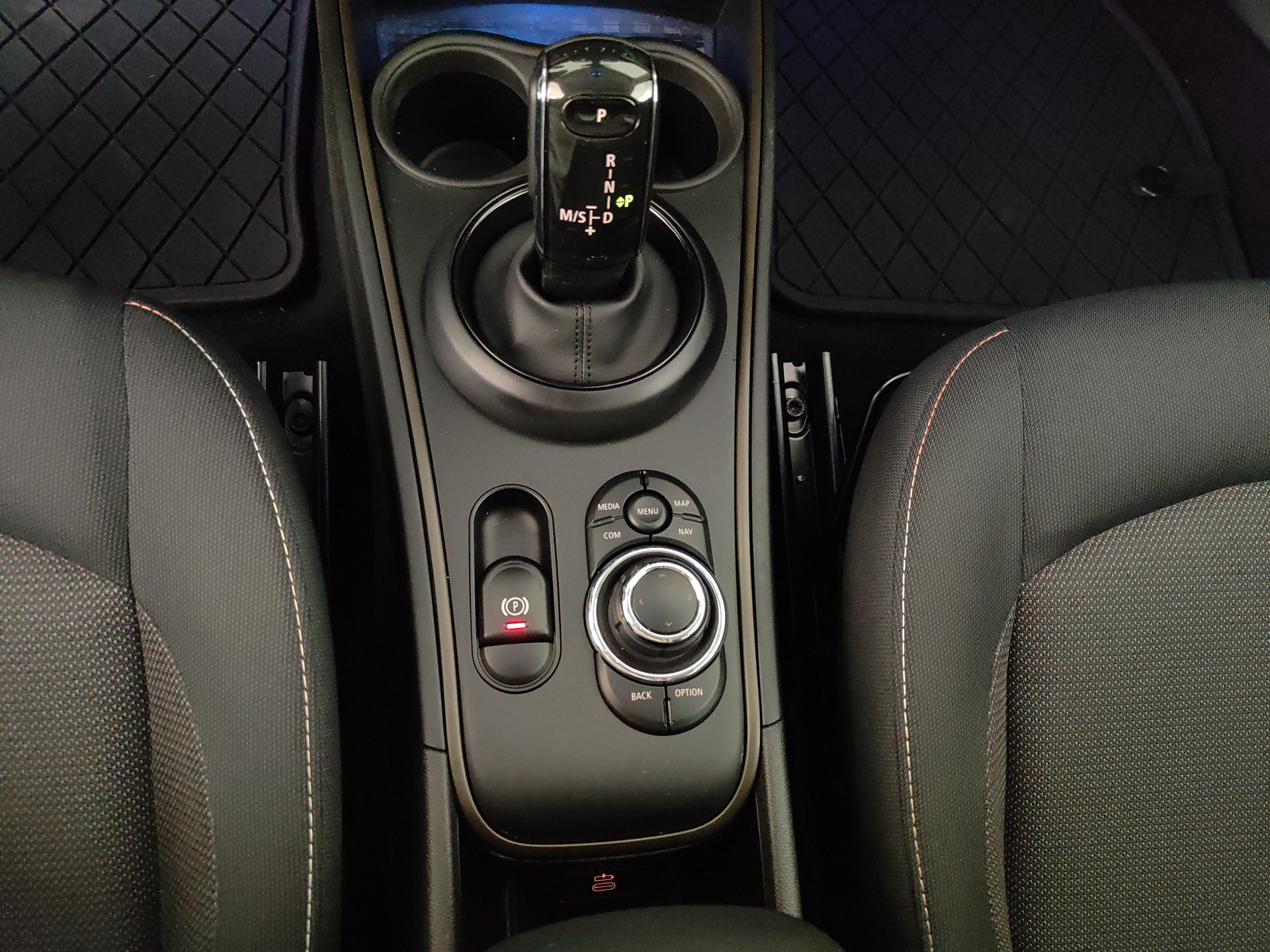 Mini Countryman 2.0 Cooper D Business Auto 150cv