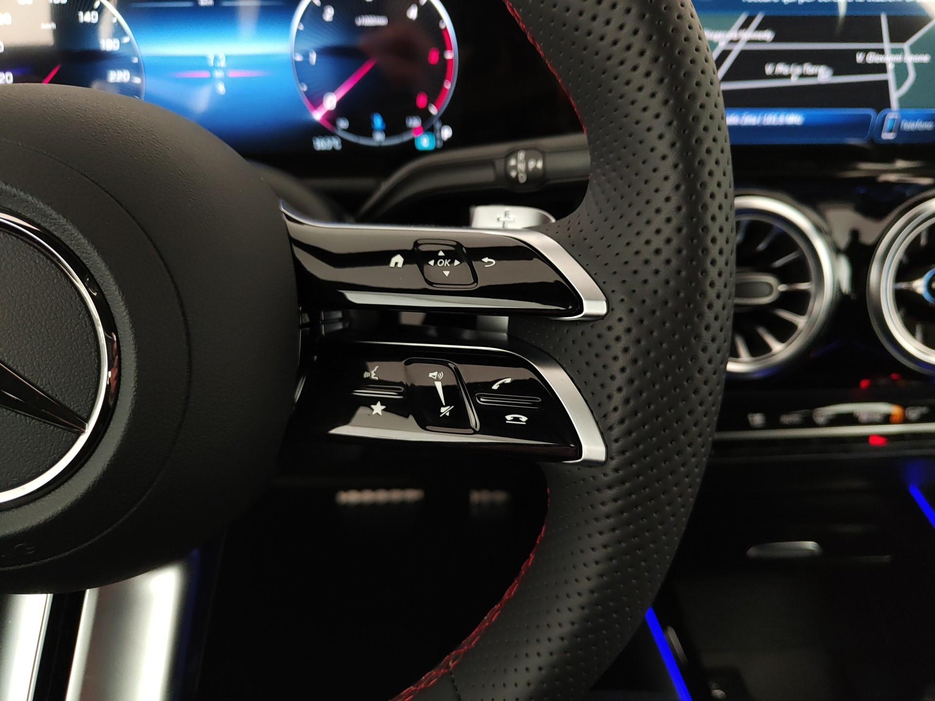 MERCEDES CLASSE B180D AMG LINE ADVANCED PLUS AUTO