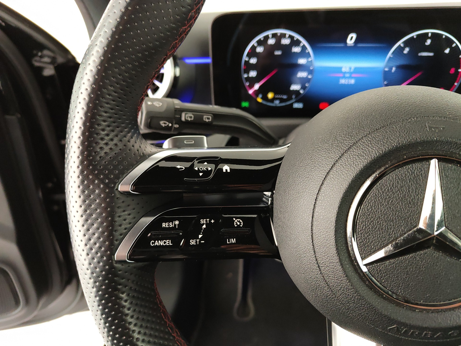 MERCEDES CLASSE A 180 d AMG Line Premium Plus auto