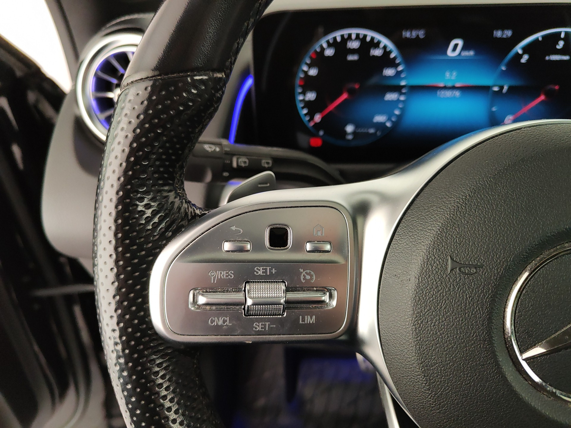 MERCEDES GLB 200d PREMIUM AUTO