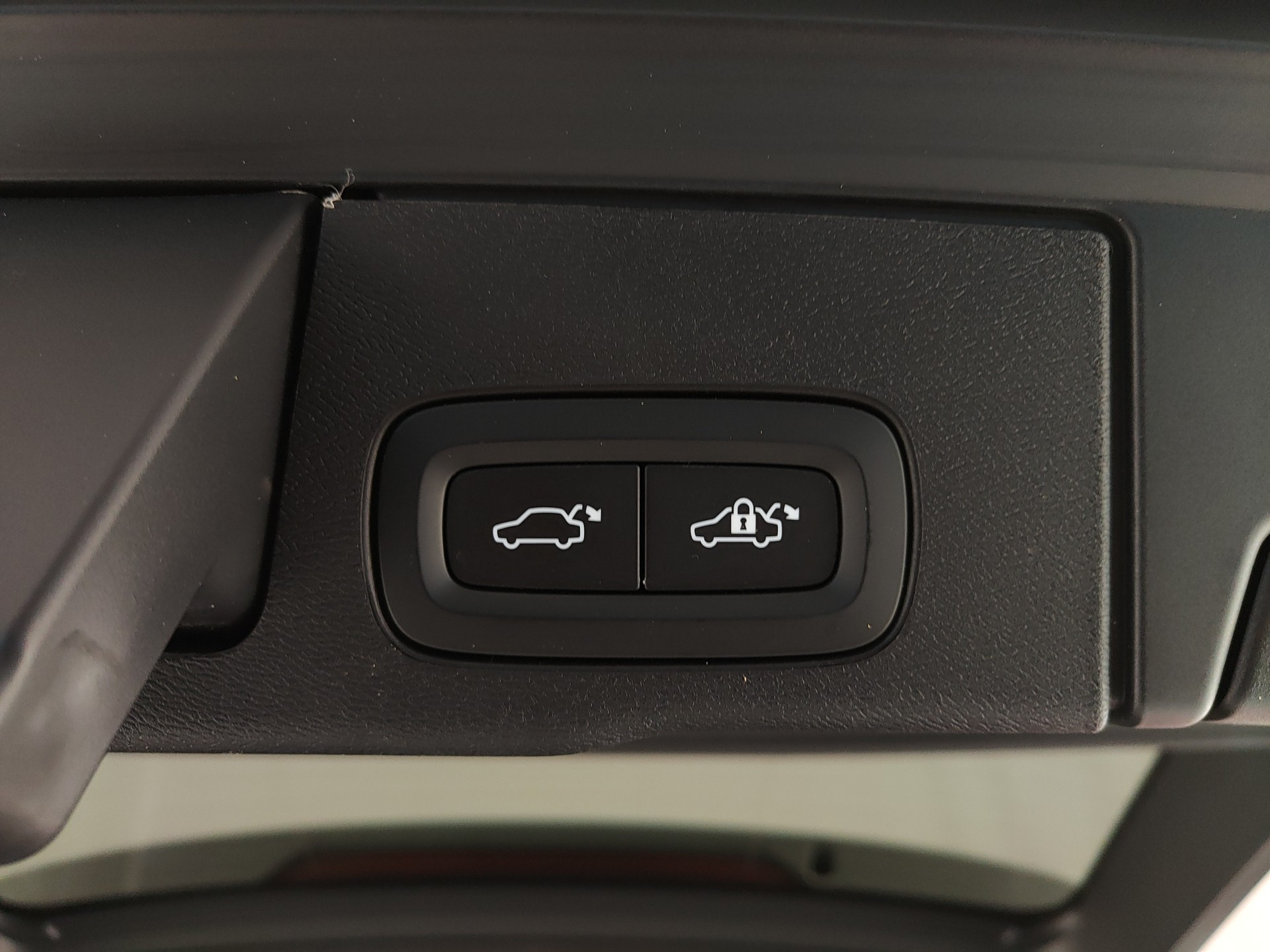 VOLVO XC60 B4 (d) AWD Geartronic Momentum Pro MHEV 197cv