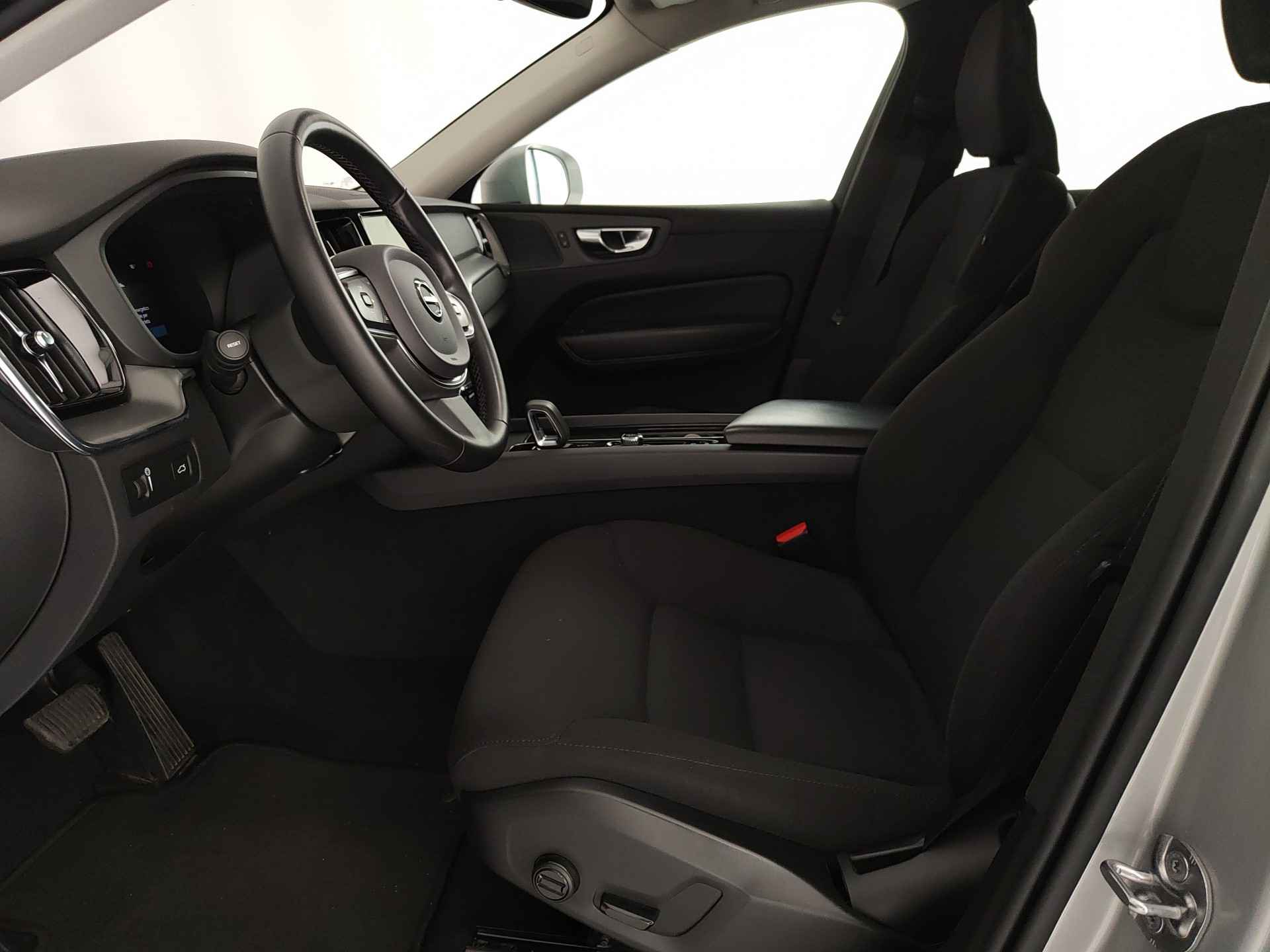 VOLVO XC60 B4 (d) AWD Geartronic Momentum Pro MHEV 197cv