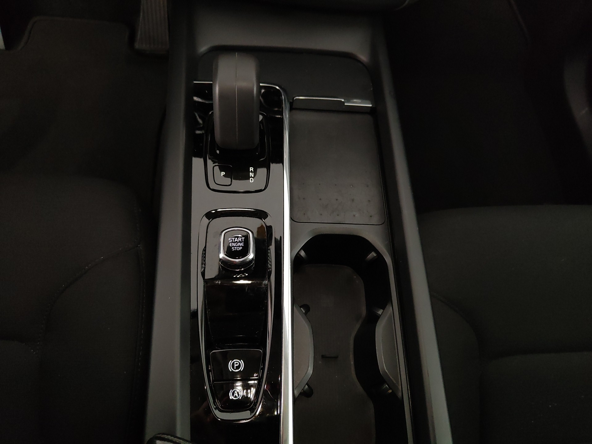 VOLVO XC60 B4 (d) AWD Geartronic Momentum Pro MHEV 197cv