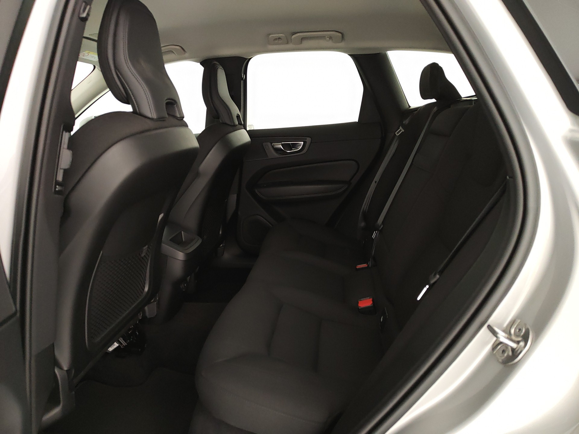 VOLVO XC60 B4 (d) AWD Geartronic Momentum Pro MHEV 197cv