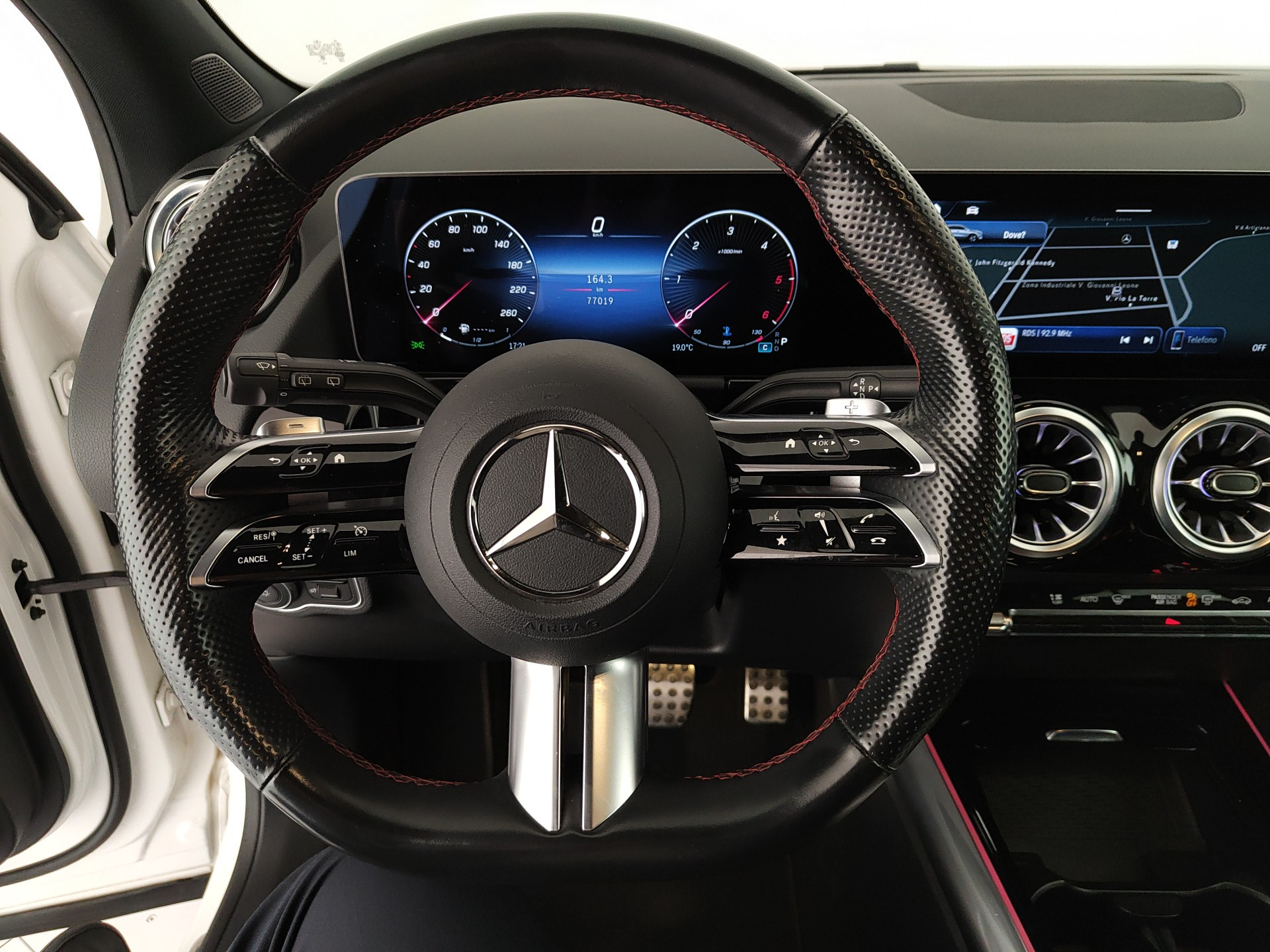 MERCEDES GLA 180D AMG LINE ADVANCED PLUS AUTO