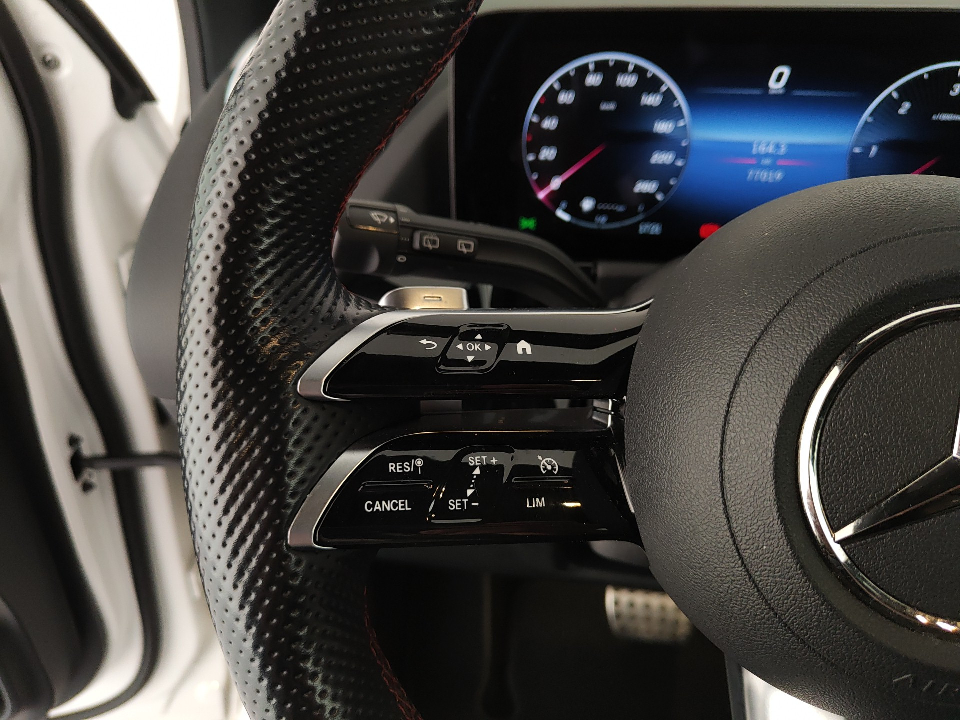 MERCEDES GLA 180D AMG LINE ADVANCED PLUS AUTO