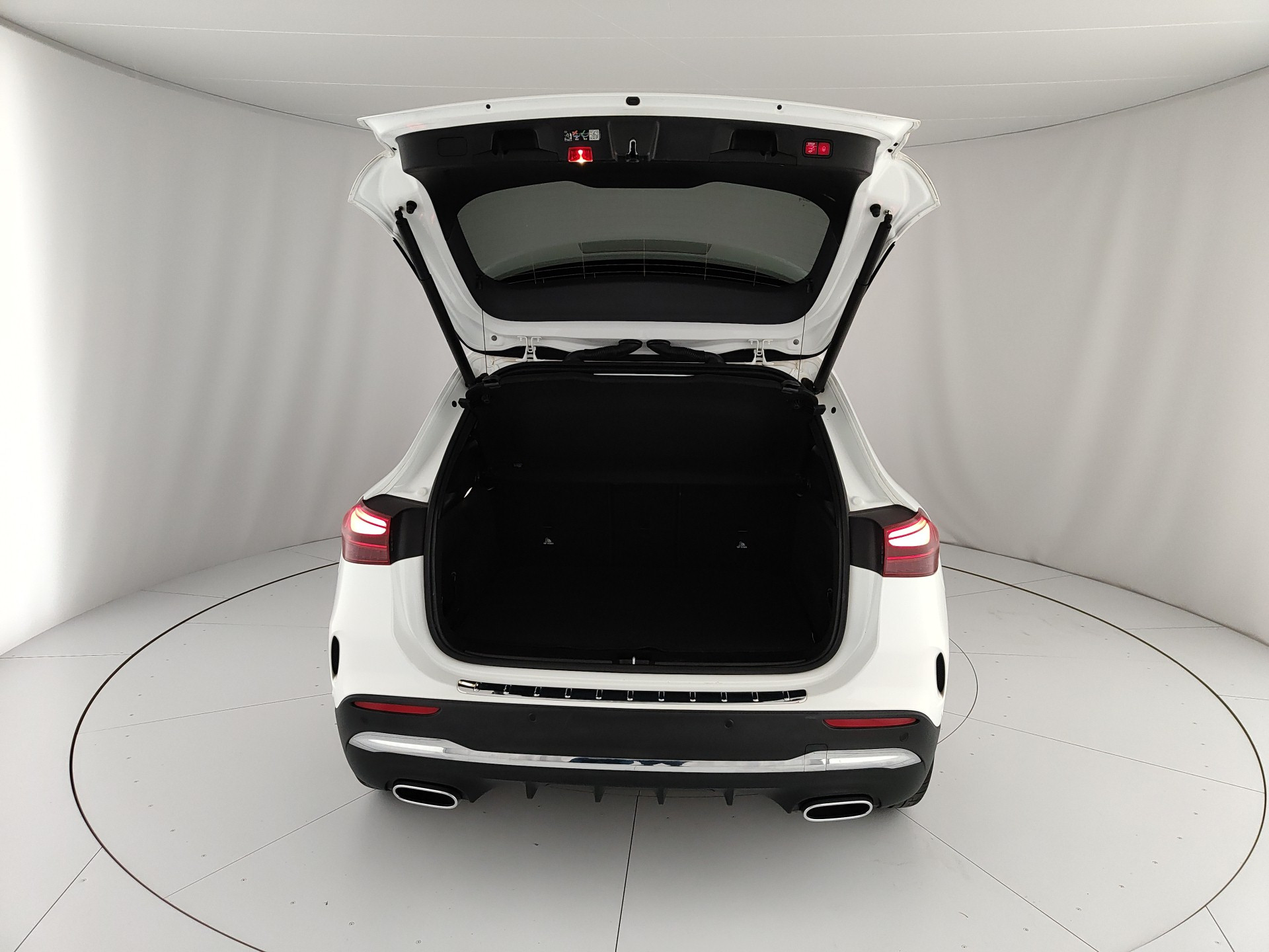 MERCEDES GLA 180D AMG LINE ADVANCED PLUS AUTO