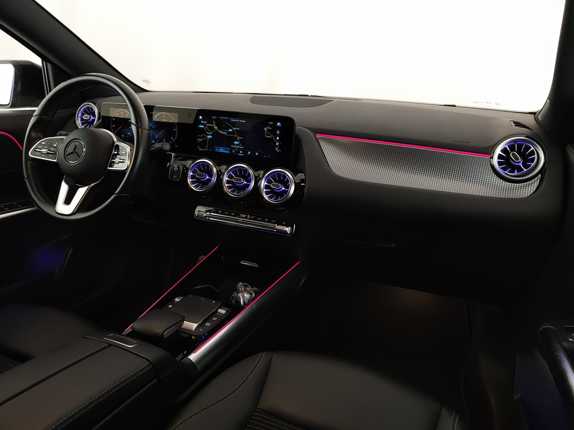 MERCEDES GLA 200D SPORT PLUS AUTO 150CV