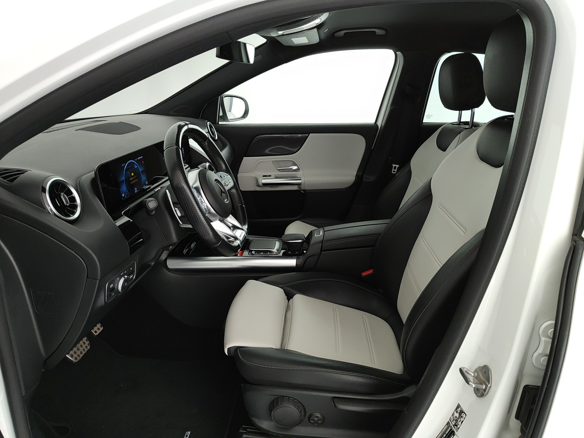 Mercedes-Benz GLA 35 AMG 4MATIC AUTO