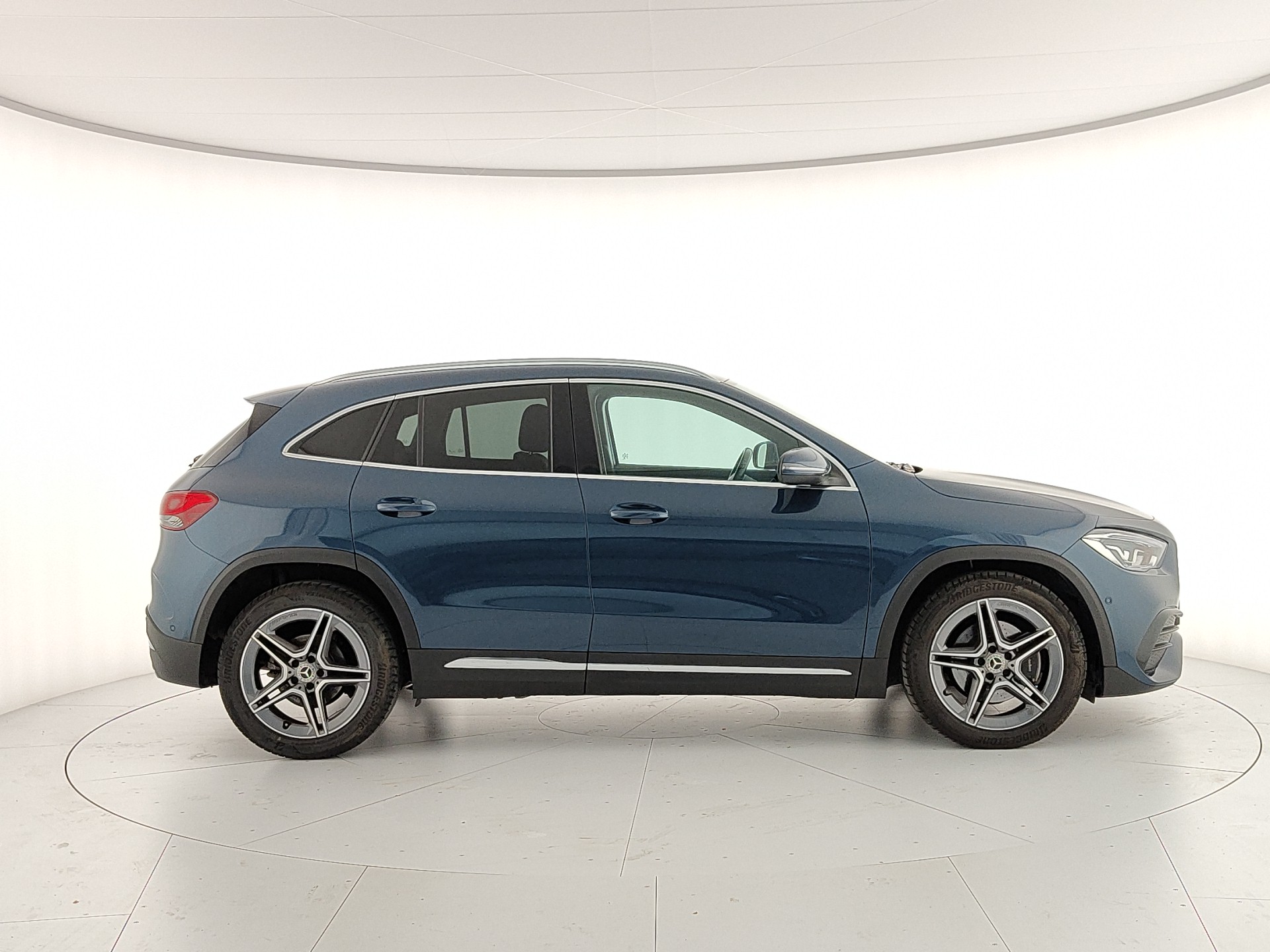 Mercedes-Benz GLA 200d PREMIUM AUTO