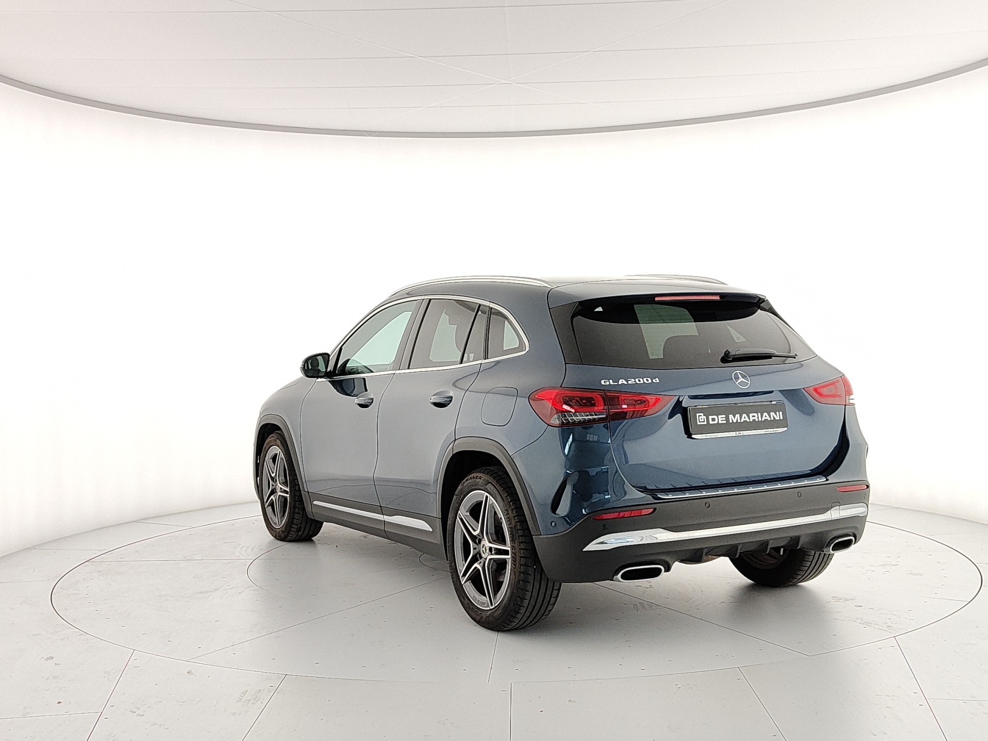 Mercedes-Benz GLA 200d PREMIUM AUTO