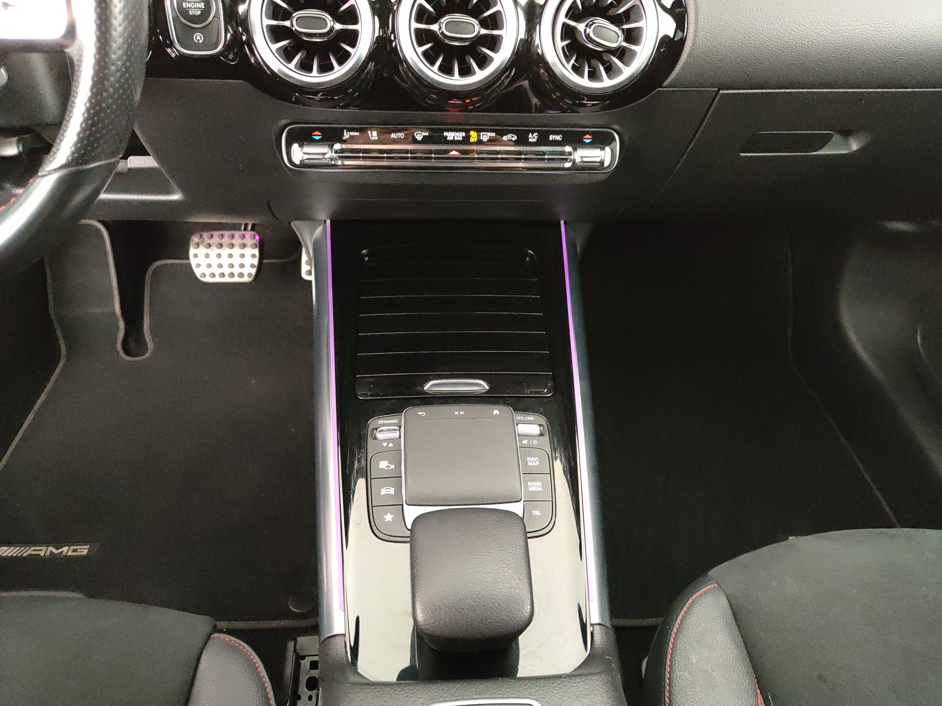 Mercedes-Benz GLA 200d PREMIUM AUTO