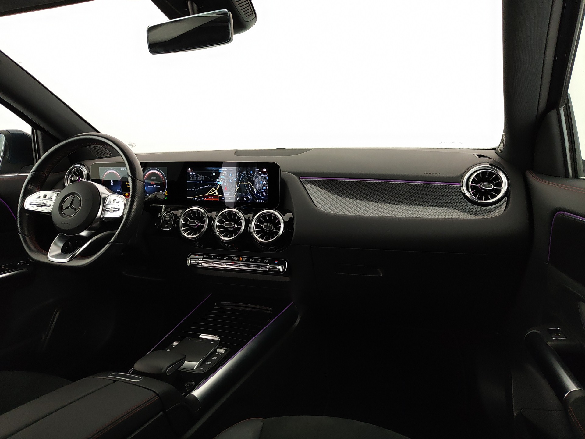 Mercedes-Benz GLA 200d PREMIUM AUTO
