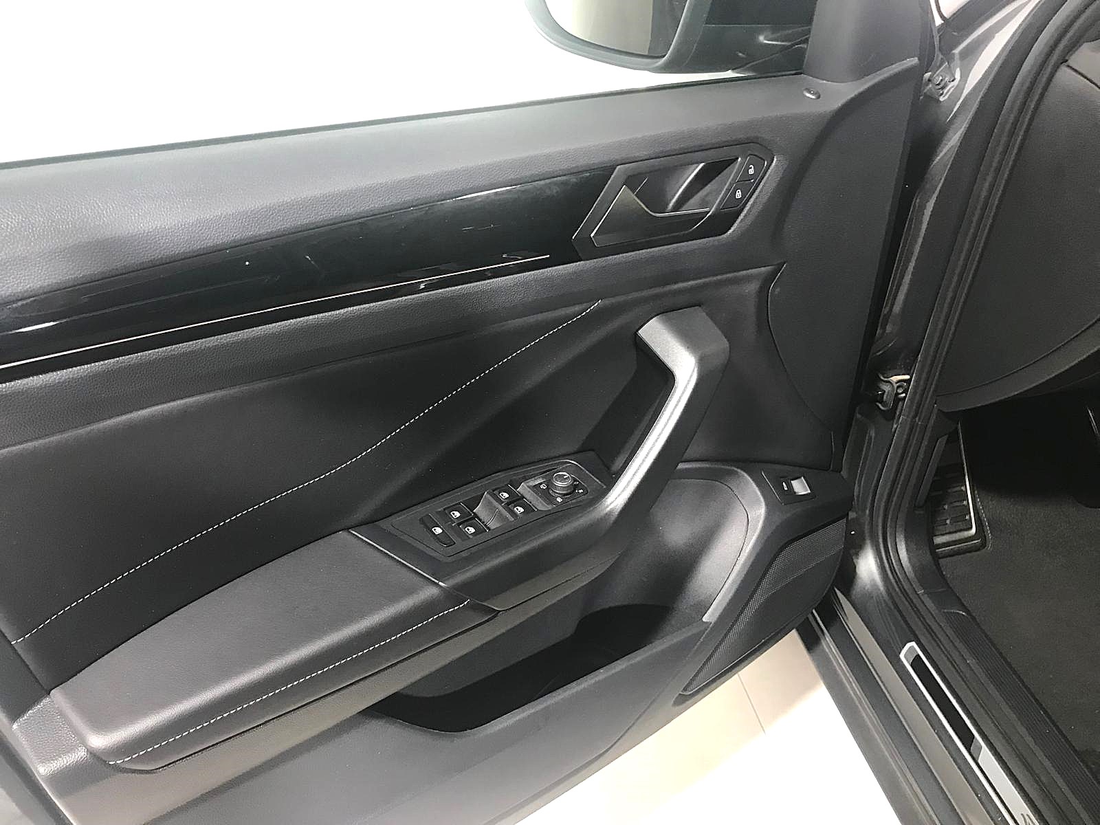 VOLKSWAGEN T-ROC 1.5TSI R-LINE 150CV DSG