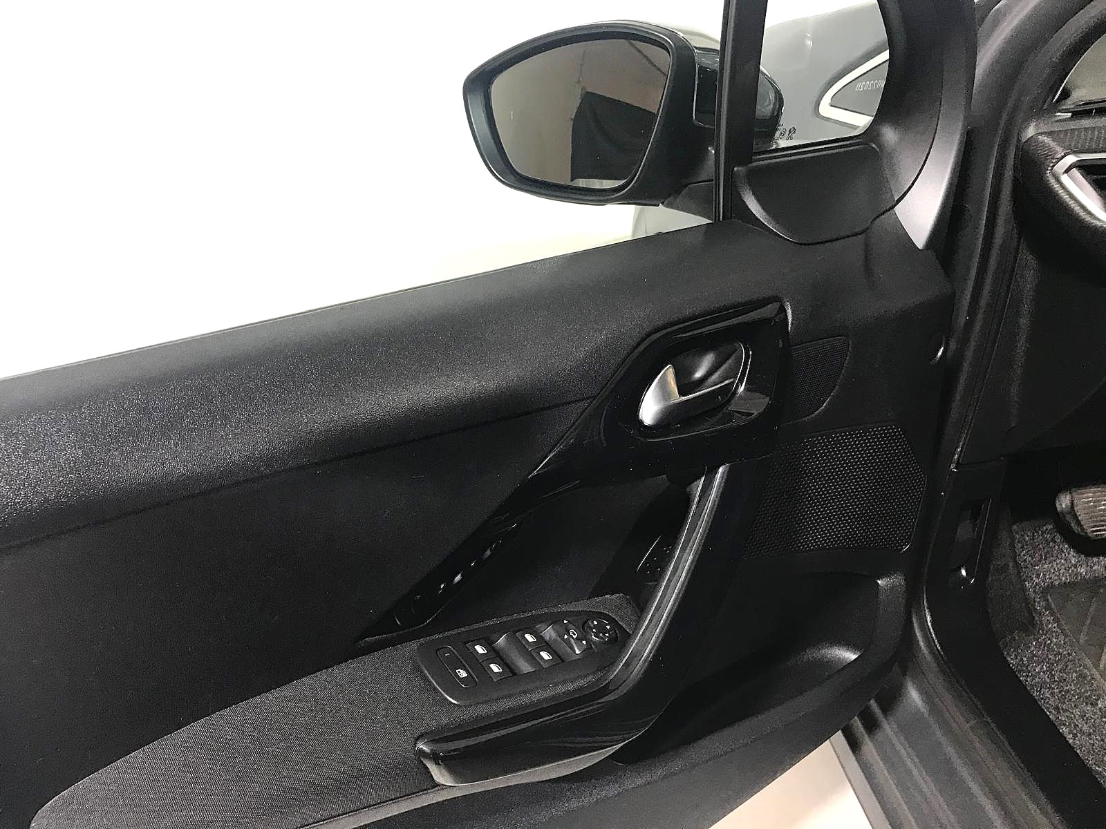 PEUGEOT 208 1.6 BLUEHDI 75CV 5P ALLURE