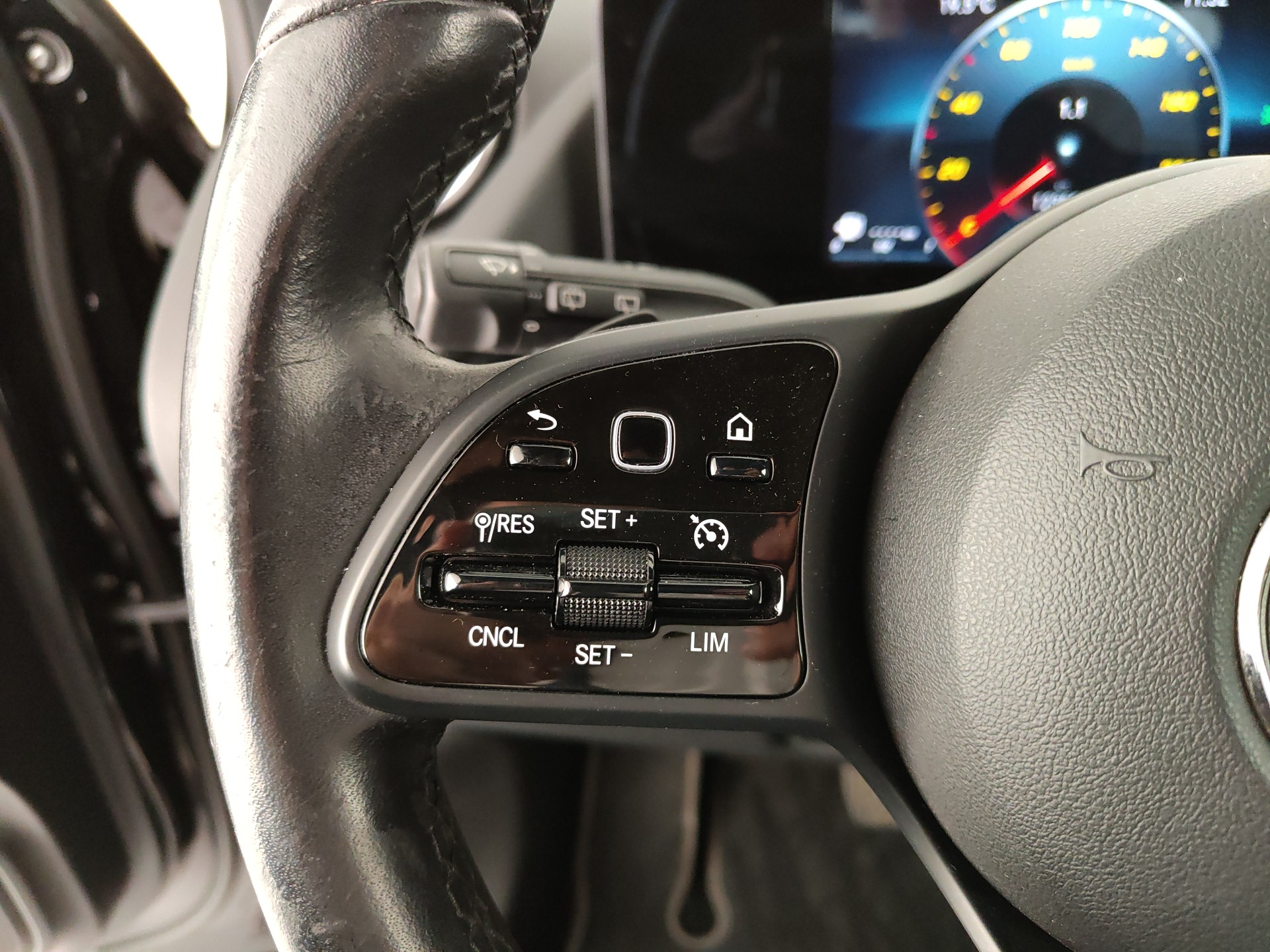 Mercedes-Benz GLA 180d SPORT AUTO 116cv