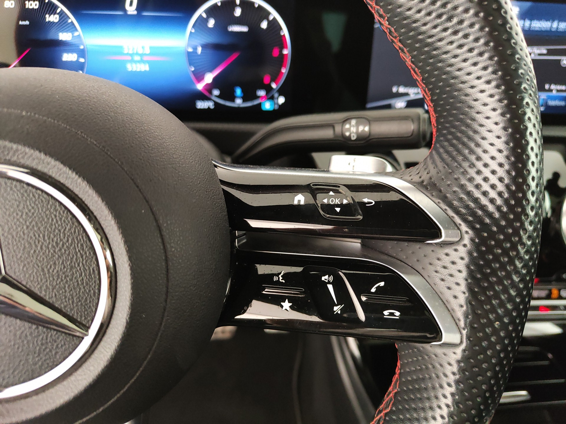 MERCEDES CLASSE A 180 d AMG Line Premium auto