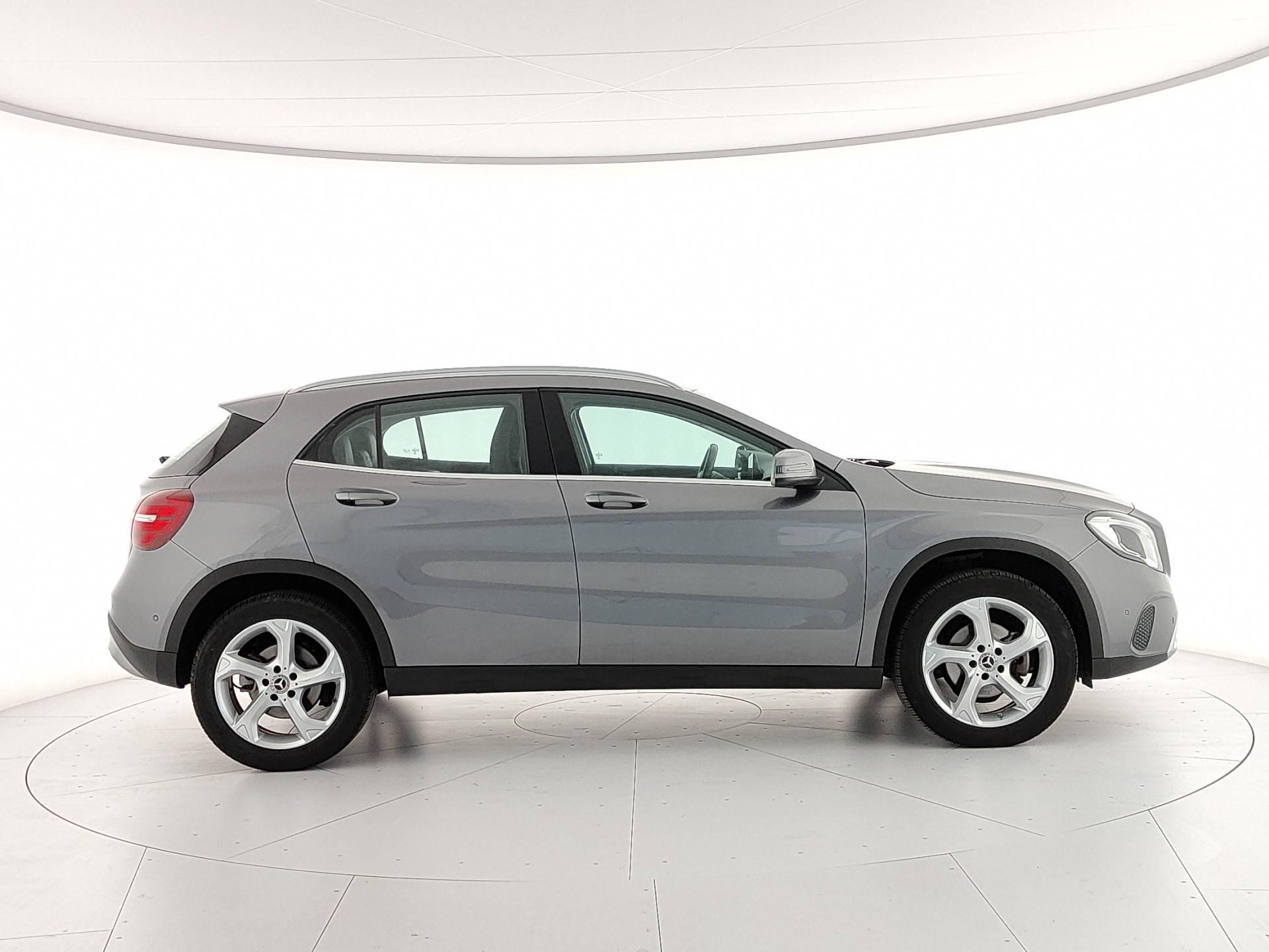 MERCEDES-BENZ GLA 200d SPORT Auto 136cv