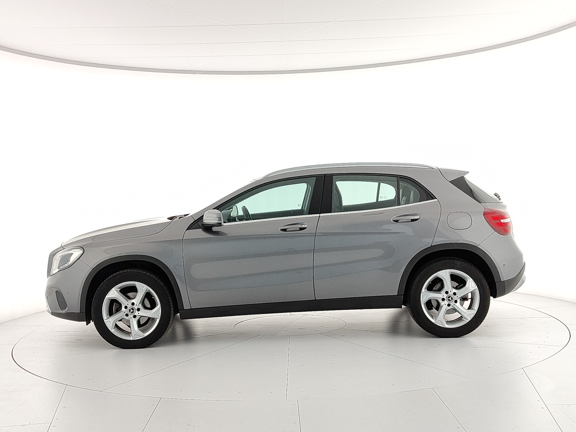 MERCEDES-BENZ GLA 200d SPORT Auto 136cv