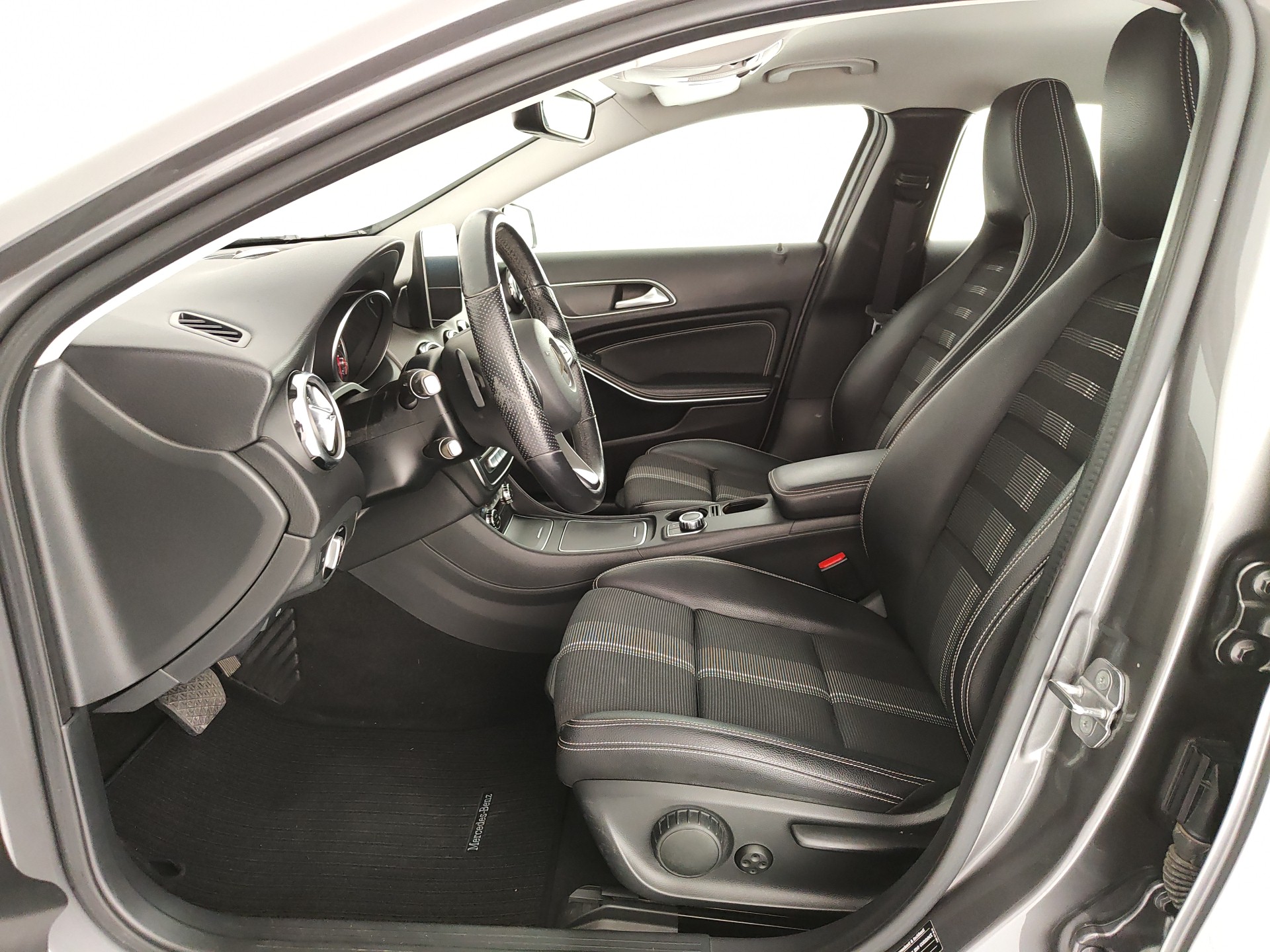 MERCEDES-BENZ GLA 200d SPORT Auto 136cv