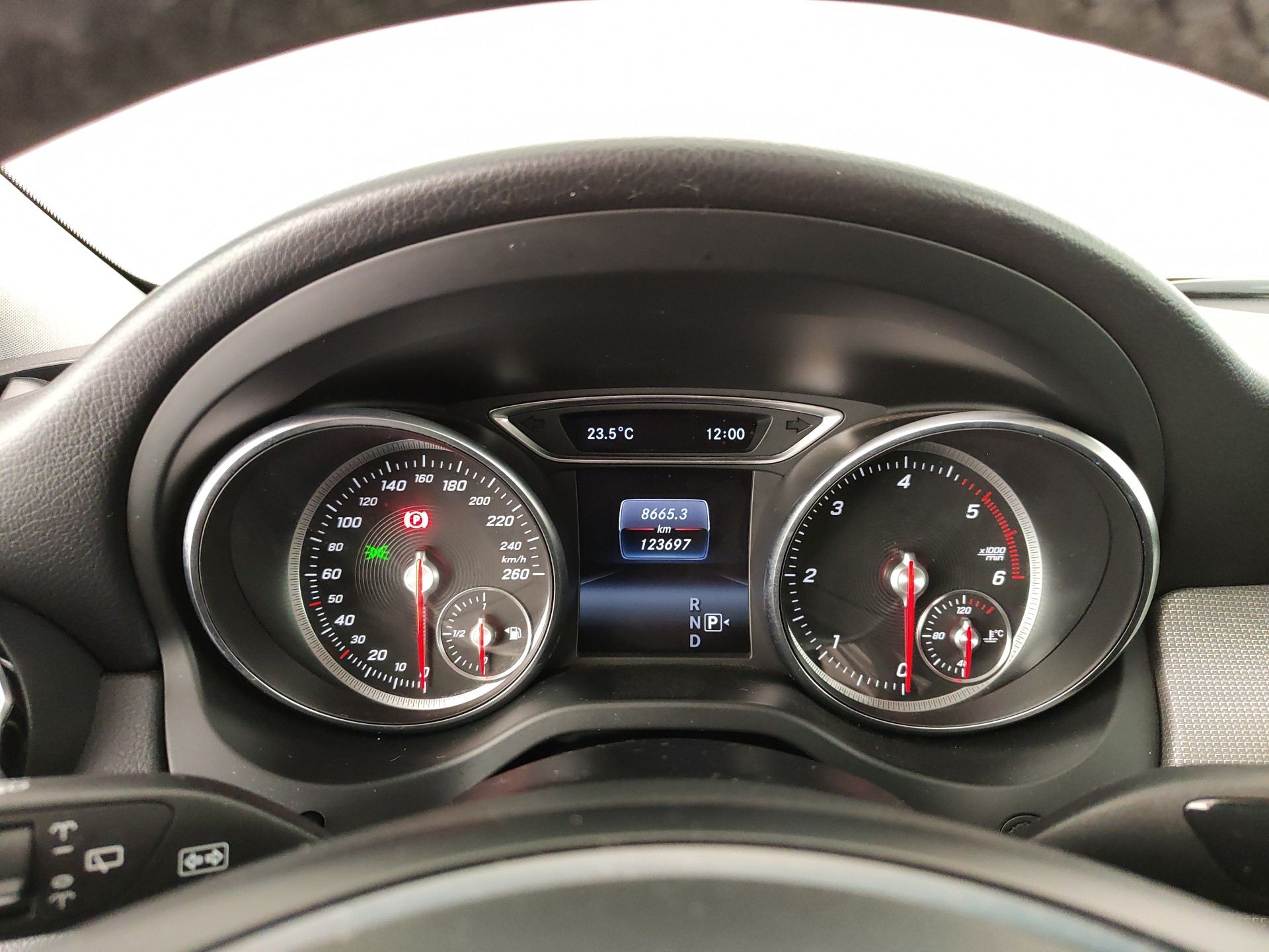 MERCEDES-BENZ GLA 200d SPORT Auto 136cv
