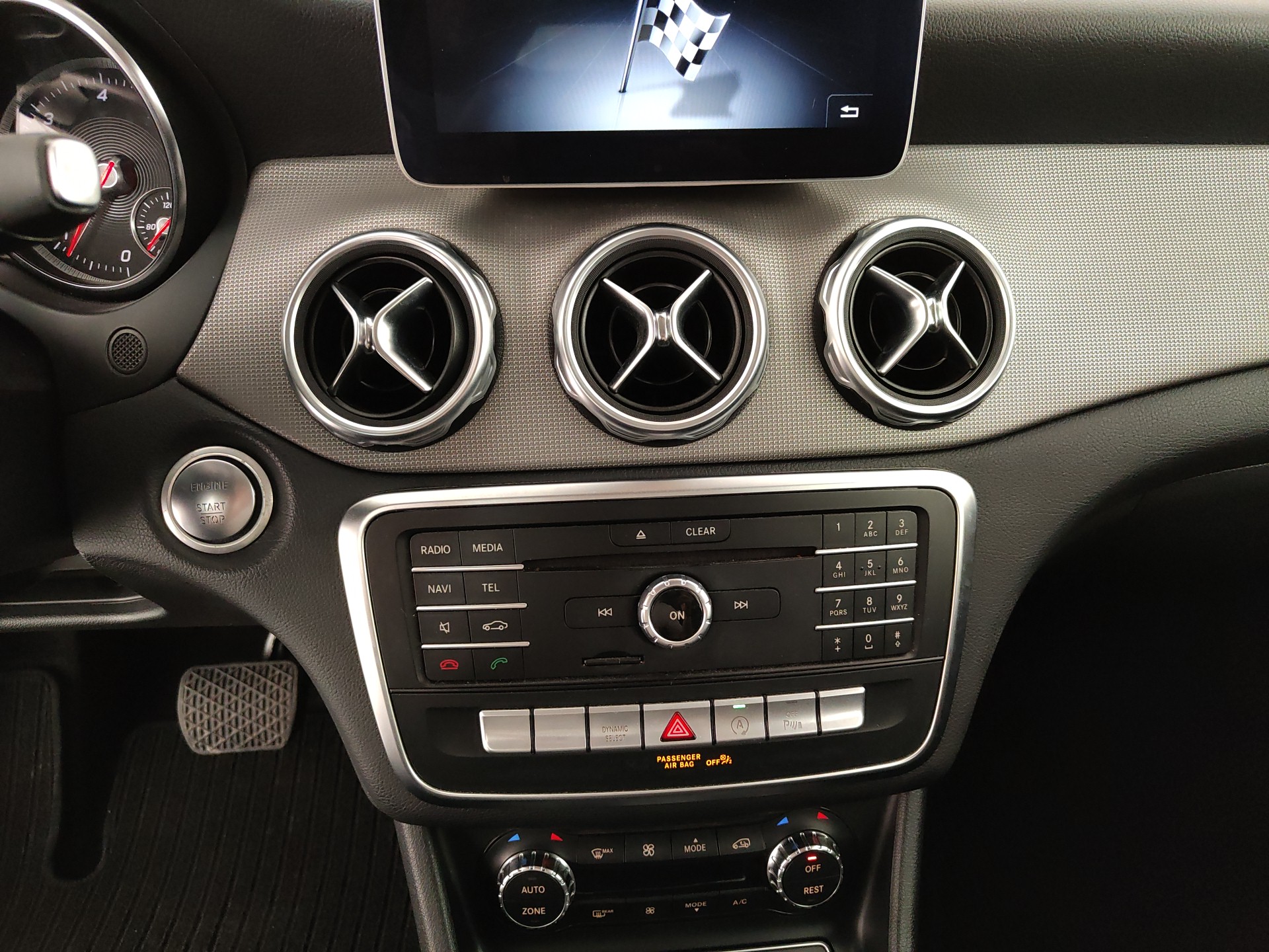 MERCEDES-BENZ GLA 200d SPORT Auto 136cv
