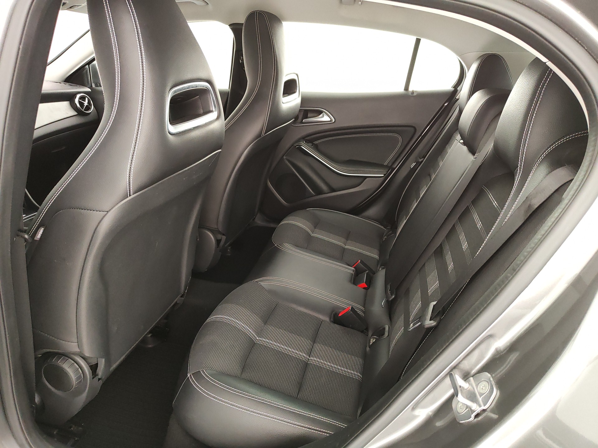MERCEDES-BENZ GLA 200d SPORT Auto 136cv