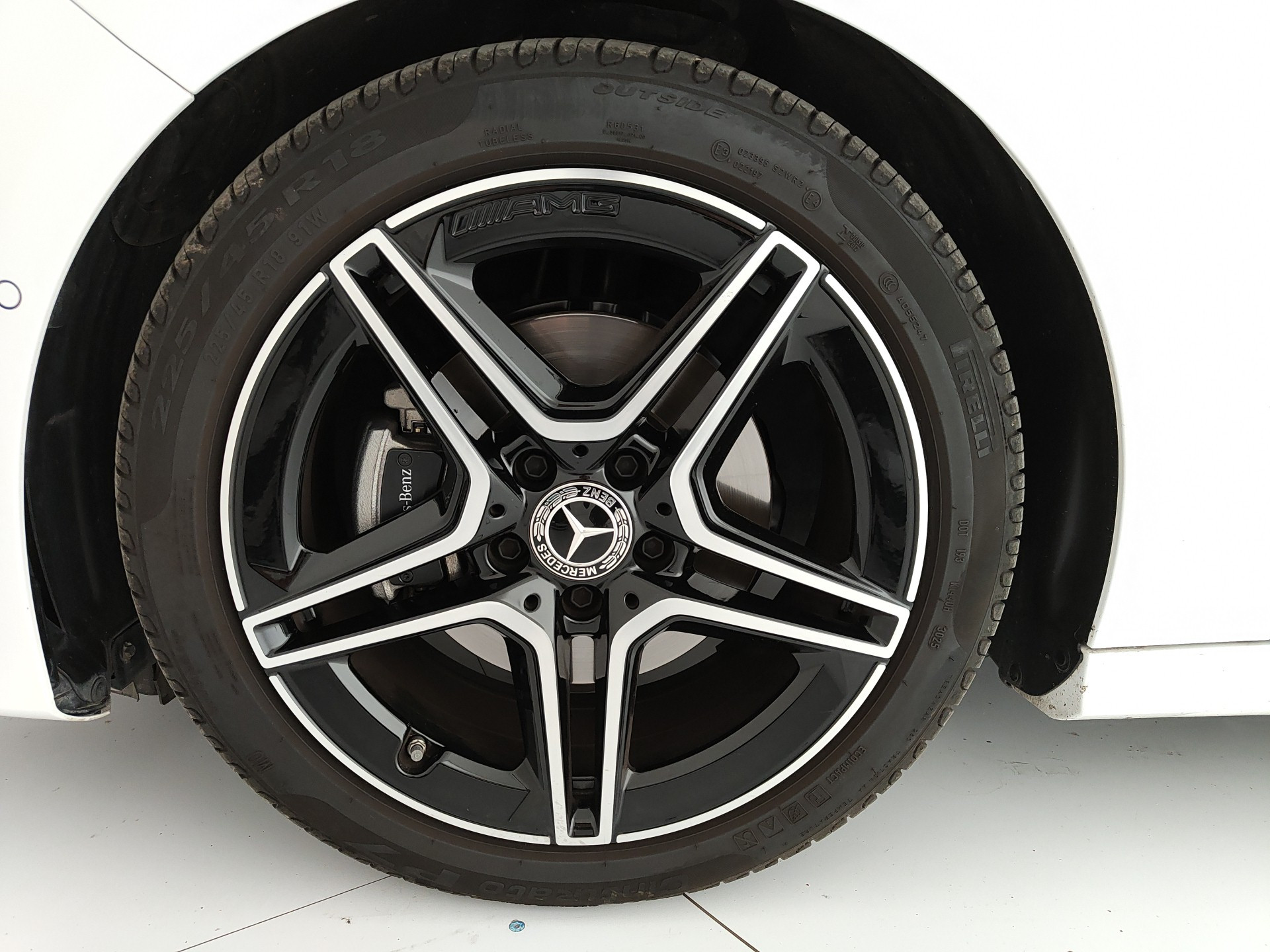 MERCEDES CLASSE A 180 d AMG Line Advanced auto