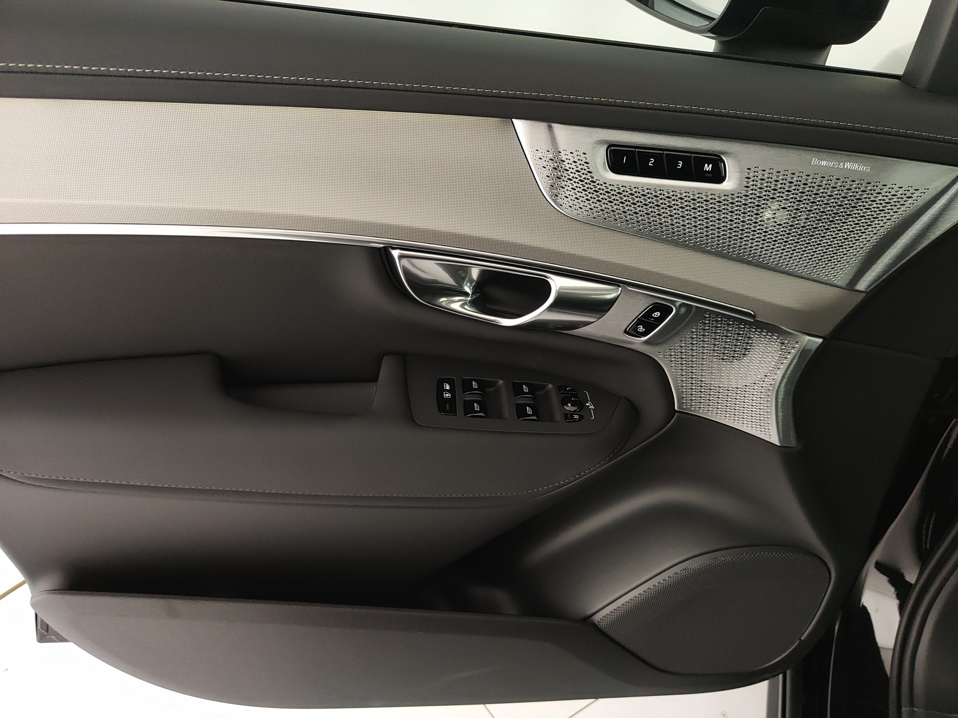 VOLVO XC90 T8 PLUG-IN AWD AUT. 7 POSTI ULTRA BLACK EDITION