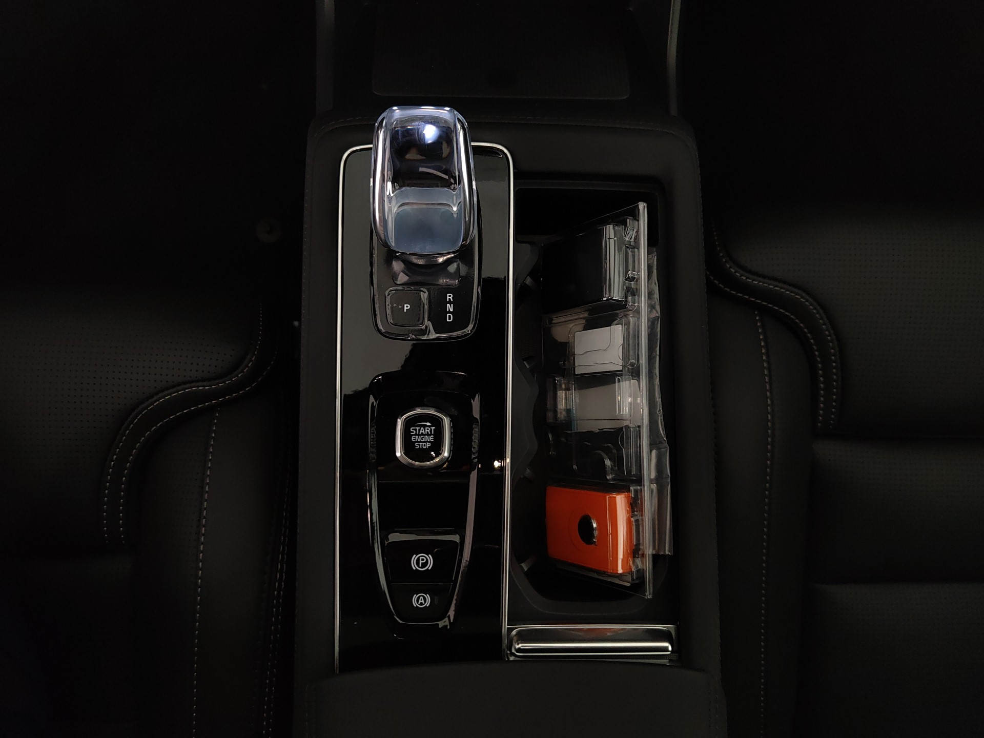VOLVO XC90 T8 PLUG-IN AWD AUT. 7 POSTI ULTRA BLACK EDITION