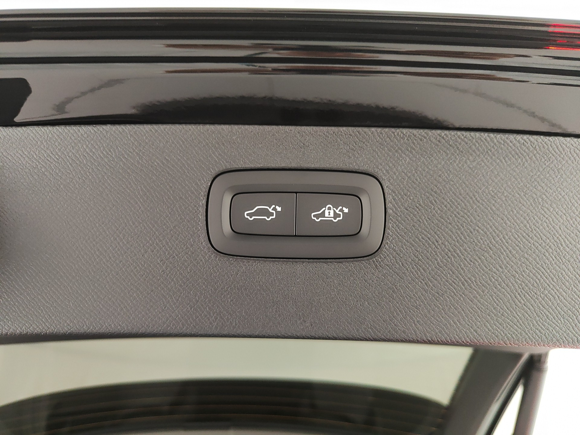 VOLVO XC90 T8 PLUG-IN AWD AUT. 7 POSTI ULTRA BLACK EDITION