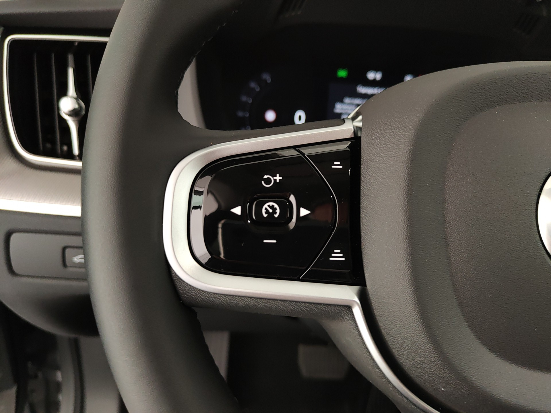 VOLVO XC60 B5 AWD AUTOMATICO CORE