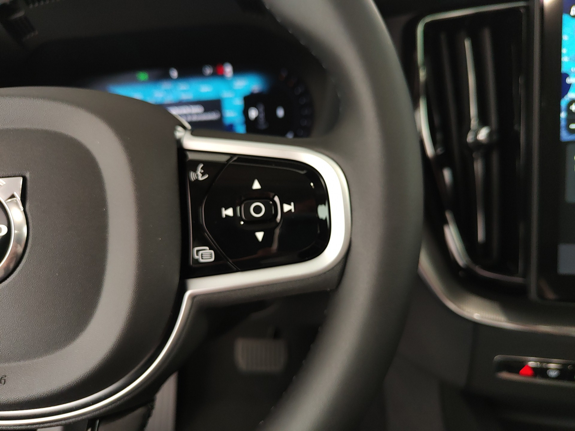VOLVO XC60 B5 AWD AUTOMATICO CORE
