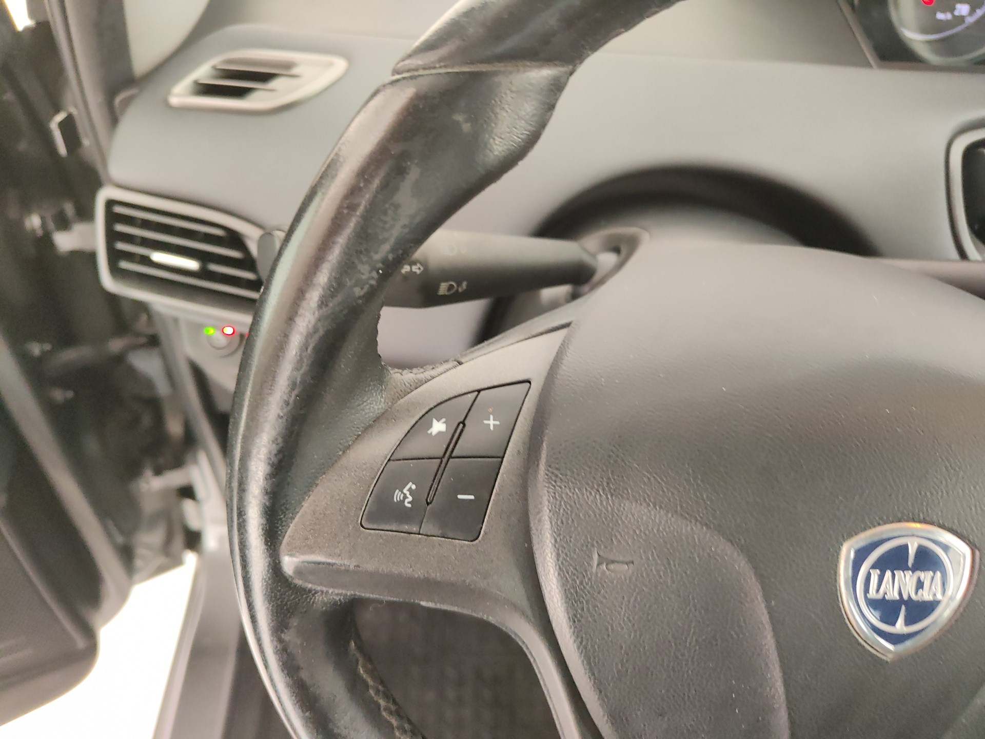 LANCIA Ypsilon 1.2 Silver 69cv