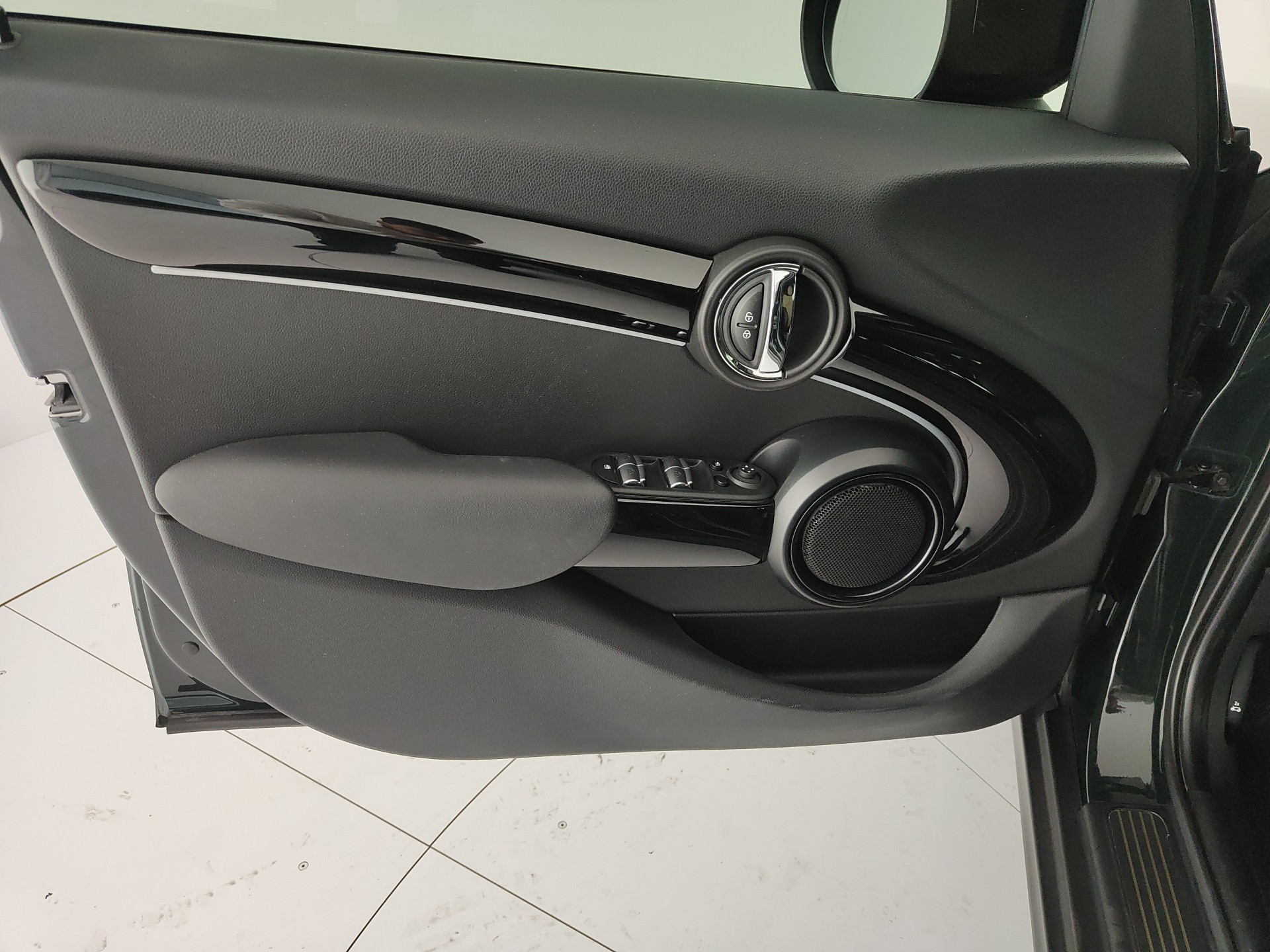 Mini 1.5 Cooper Resolute auto 5p