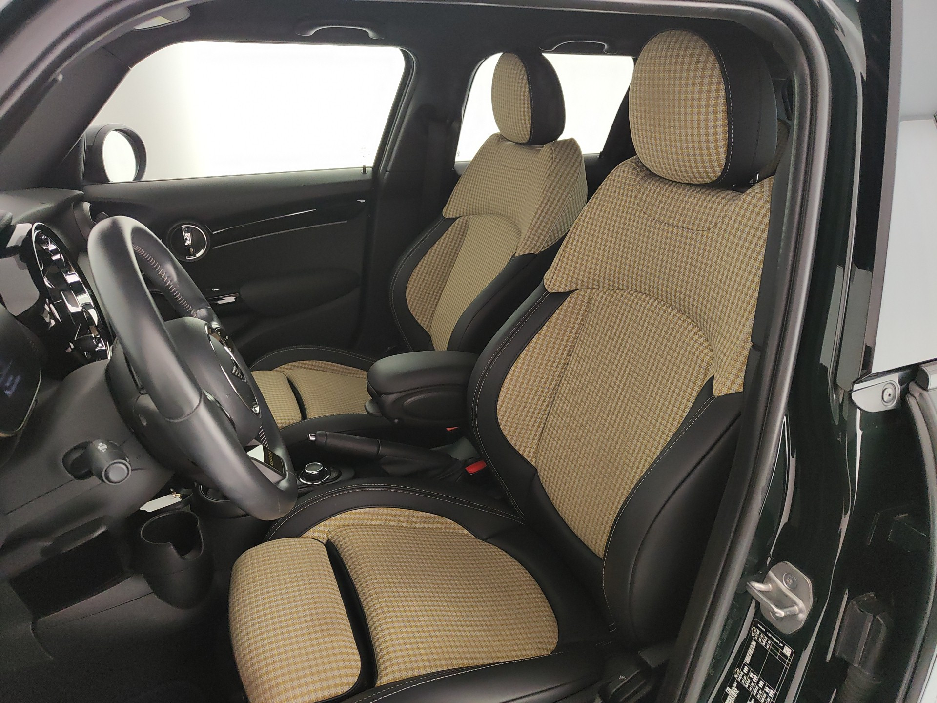 Mini 1.5 Cooper Resolute auto 5p
