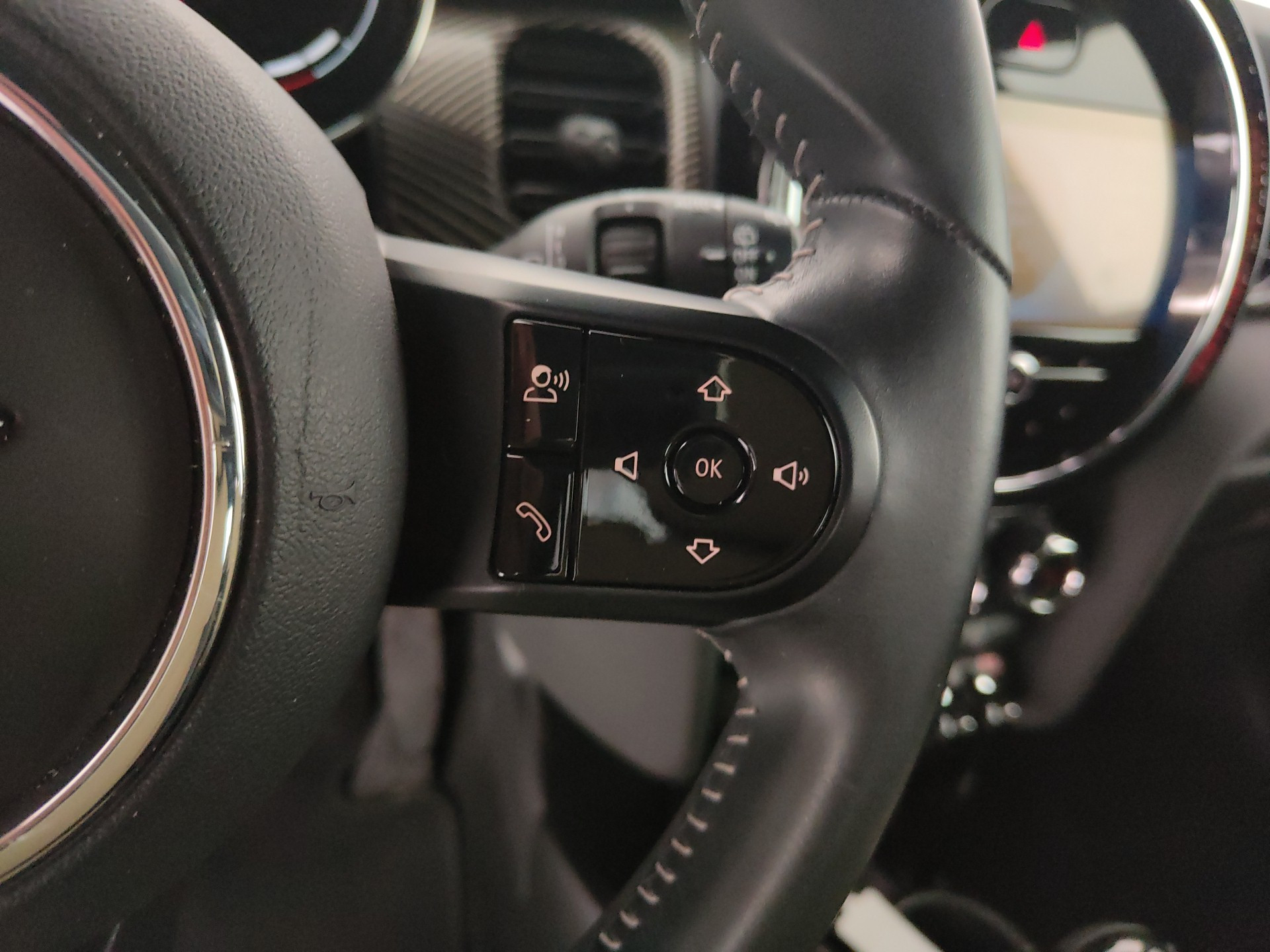 Mini 1.5 Cooper Resolute auto 5p